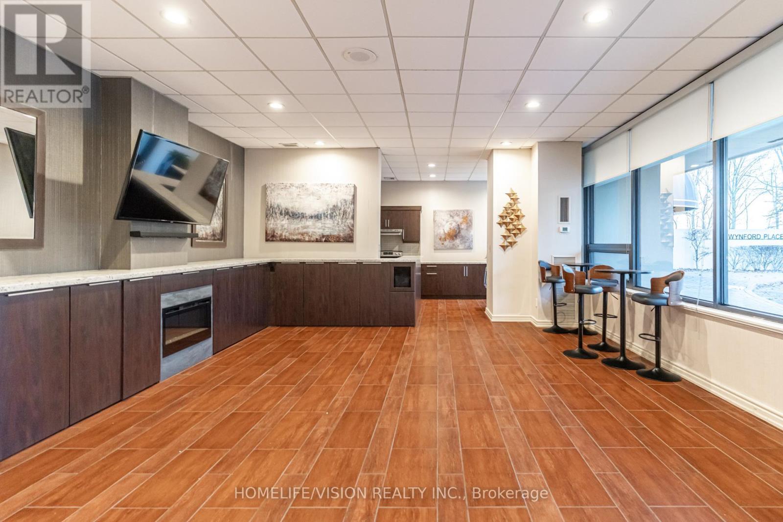 1105 - 75 Wynford Heights Crescent, Toronto, ON - Indoor