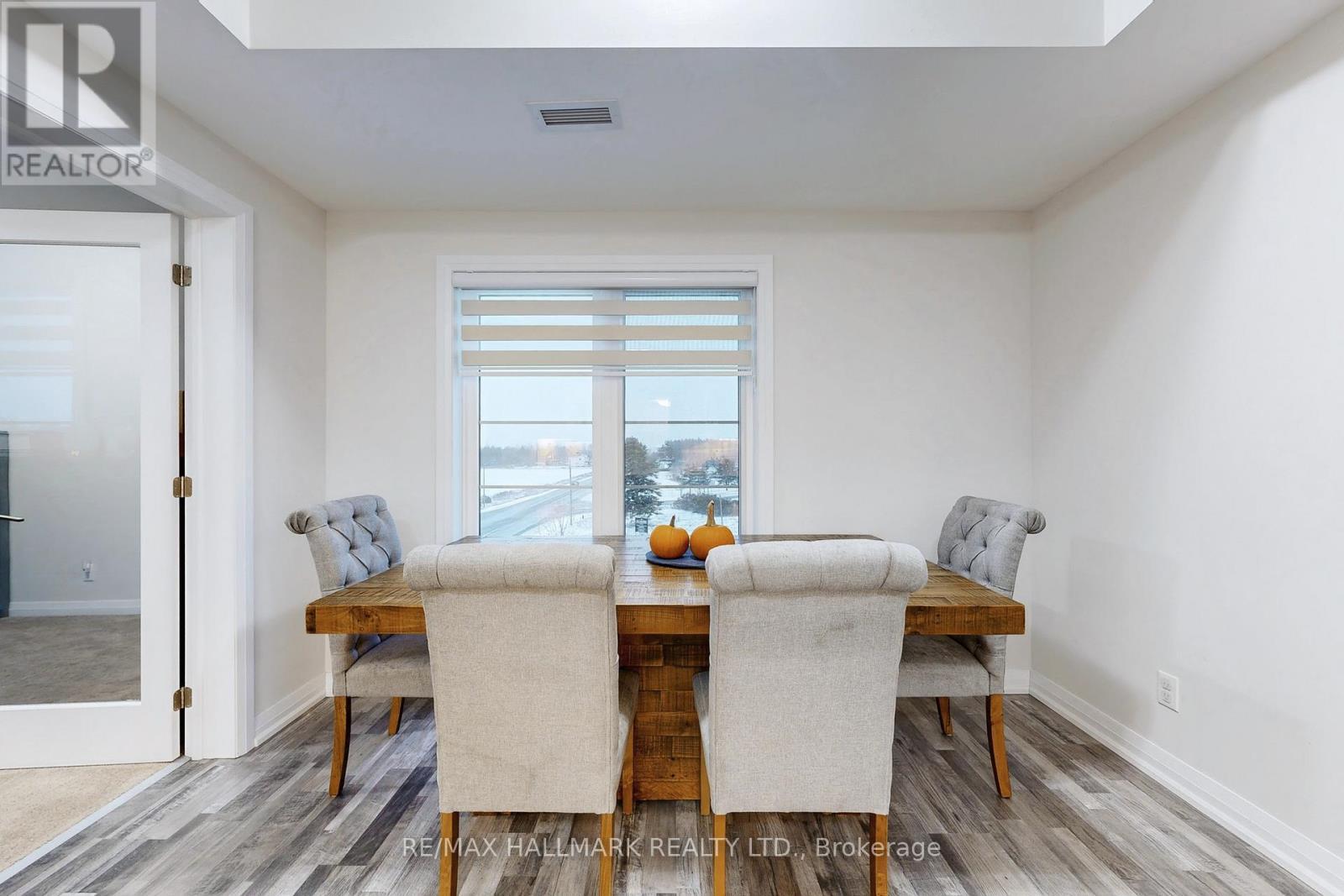 417 - 54 Koda Street, Barrie, ON - Indoor