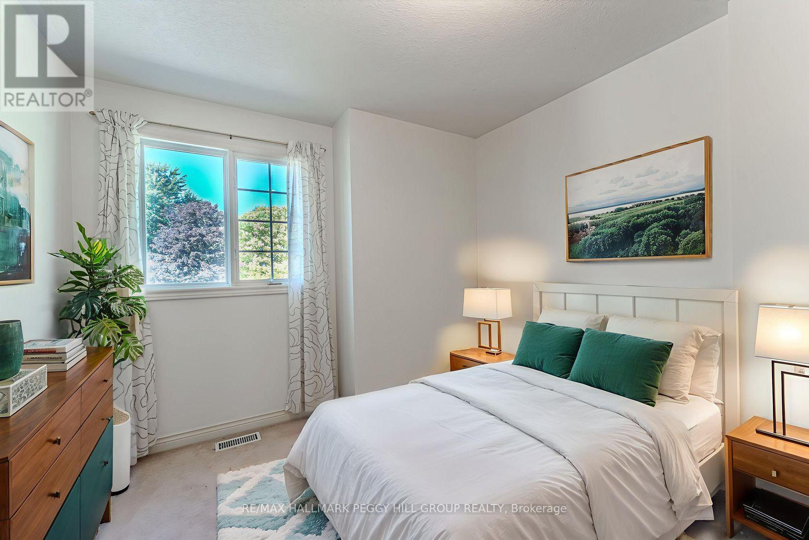 239 Simcoe Street, Clearview, ON - Indoor Photo Showing Bedroom