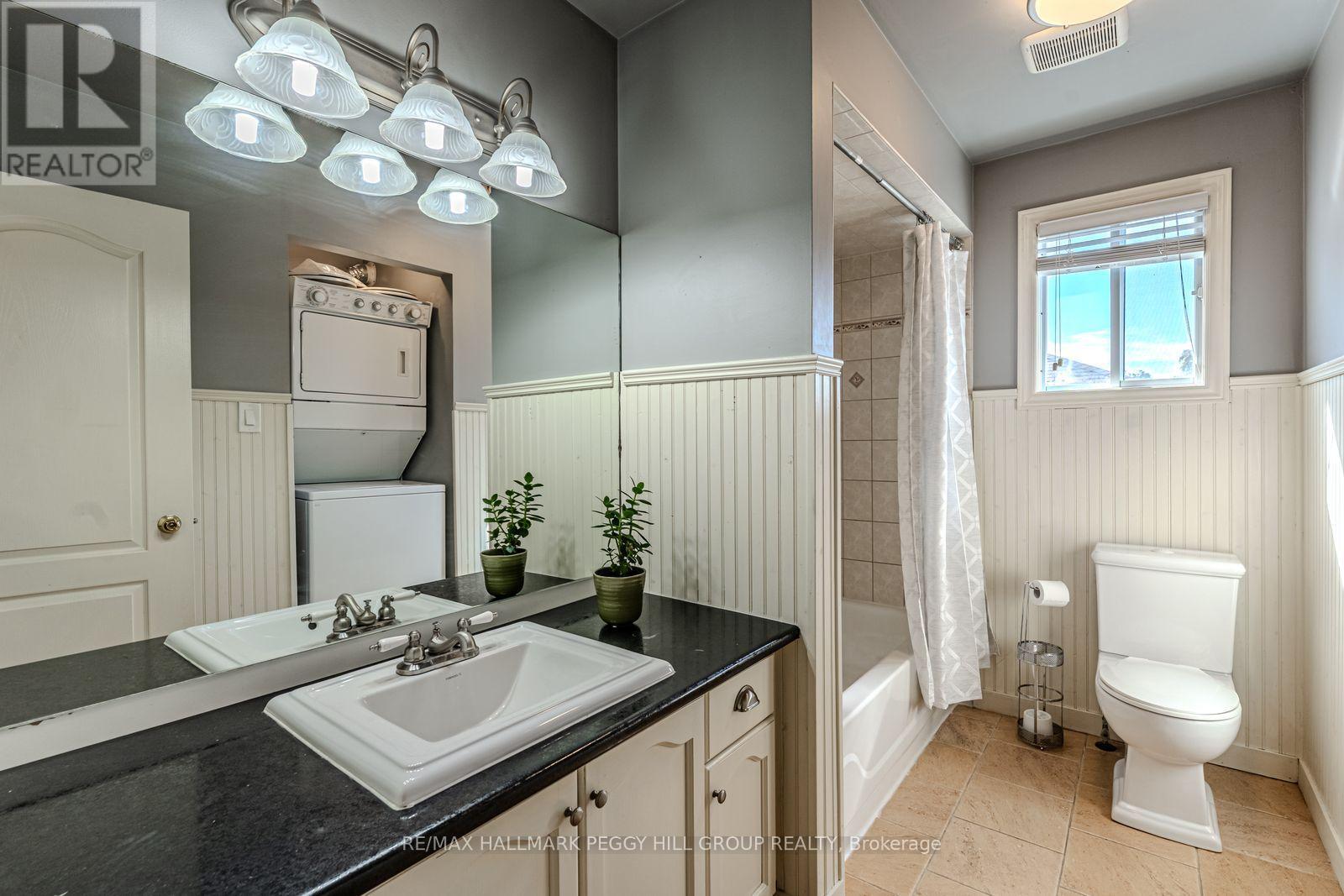 239 Simcoe Street, Clearview, ON - Indoor Photo Showing Bathroom