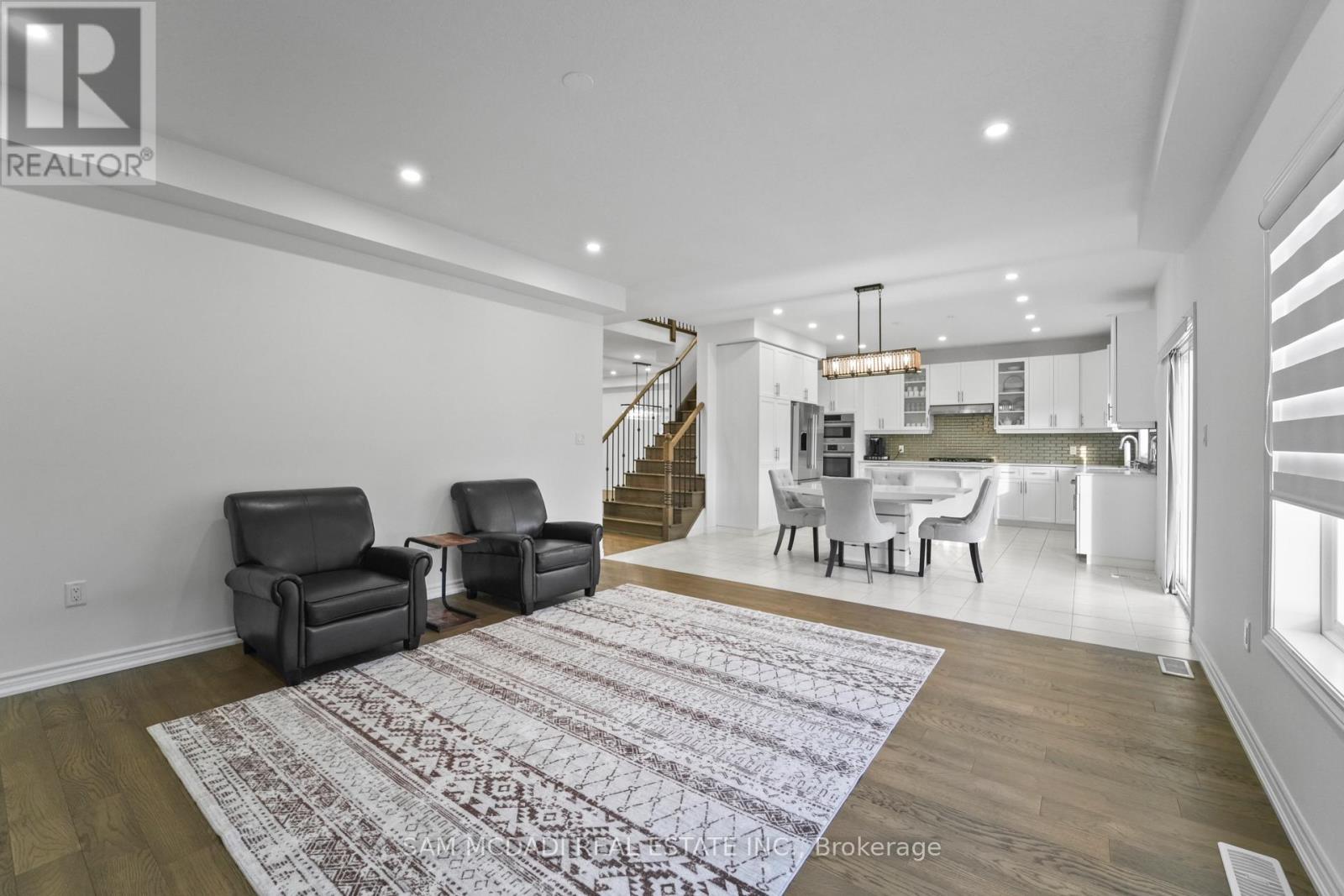 Upper - 4008 Highland Park Drive, Lincoln, ON - Indoor Photo Showing Living Room With Fireplace