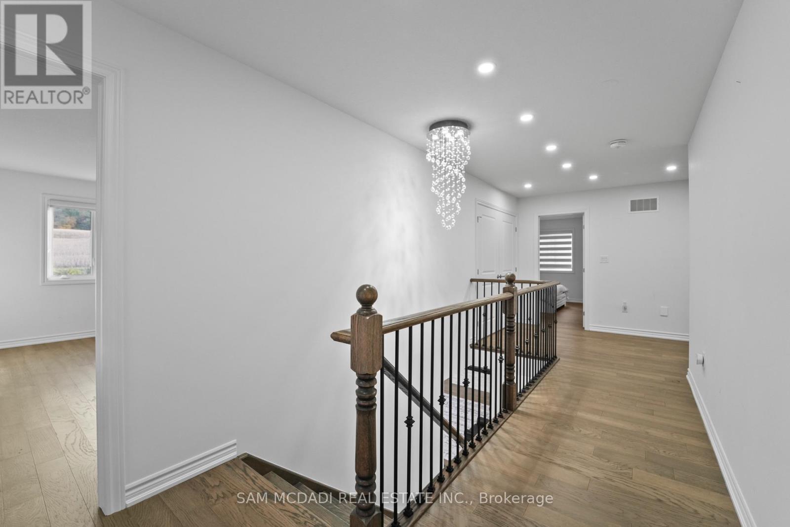 Upper - 4008 Highland Park Drive, Lincoln, ON - Indoor Photo Showing Other Room