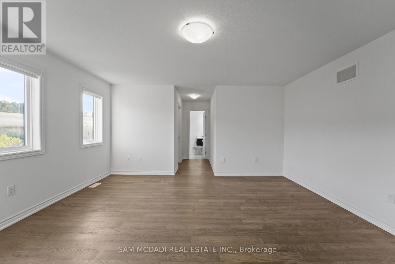 Upper - 4008 Highland Park Drive, Lincoln, ON - Indoor Photo Showing Other Room