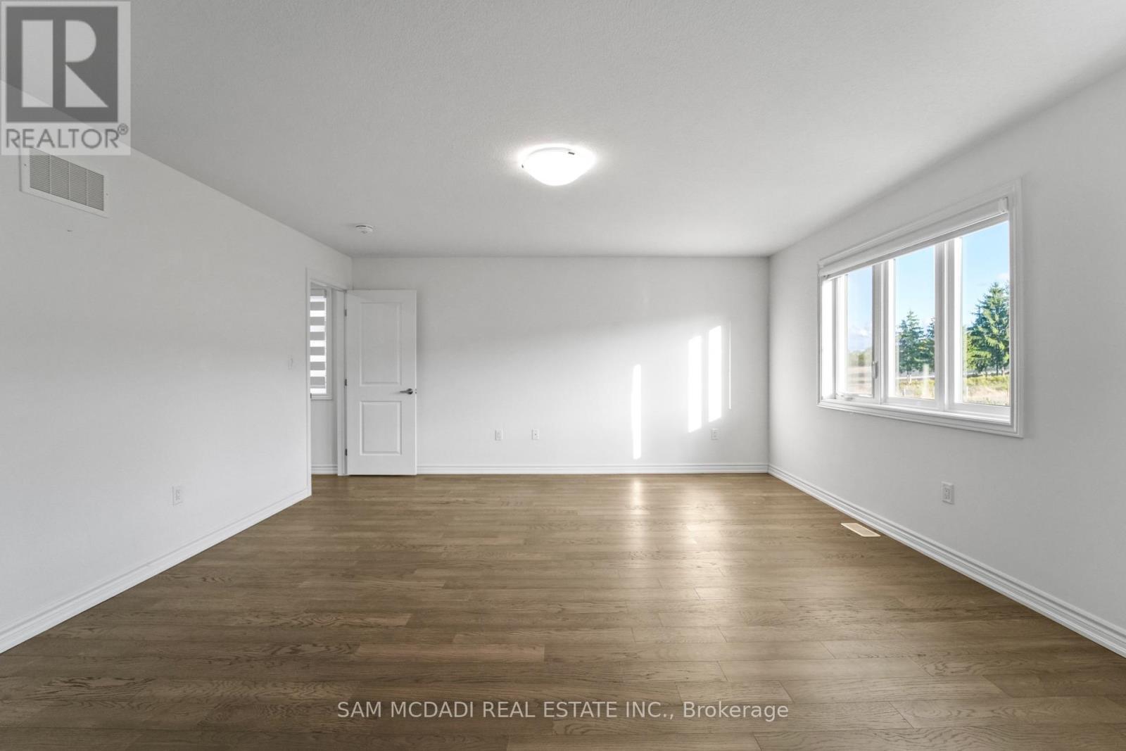 Upper - 4008 Highland Park Drive, Lincoln, ON - Indoor Photo Showing Other Room