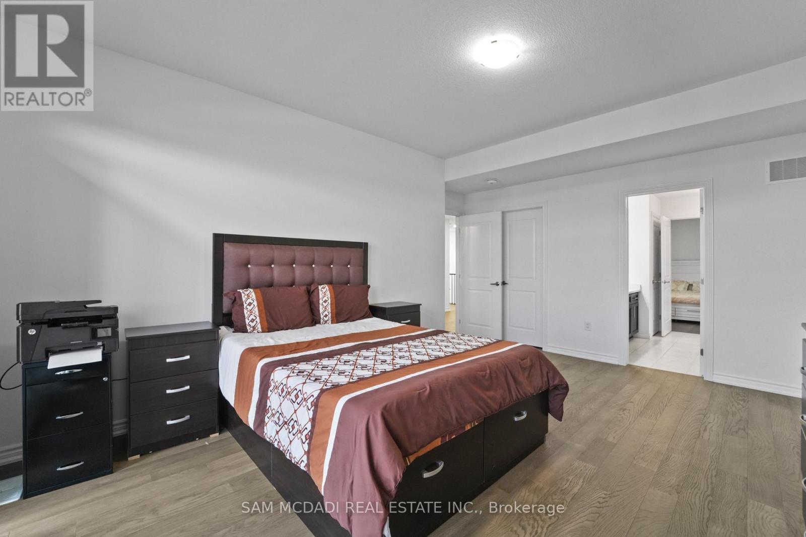 Upper - 4008 Highland Park Drive, Lincoln, ON - Indoor Photo Showing Bedroom
