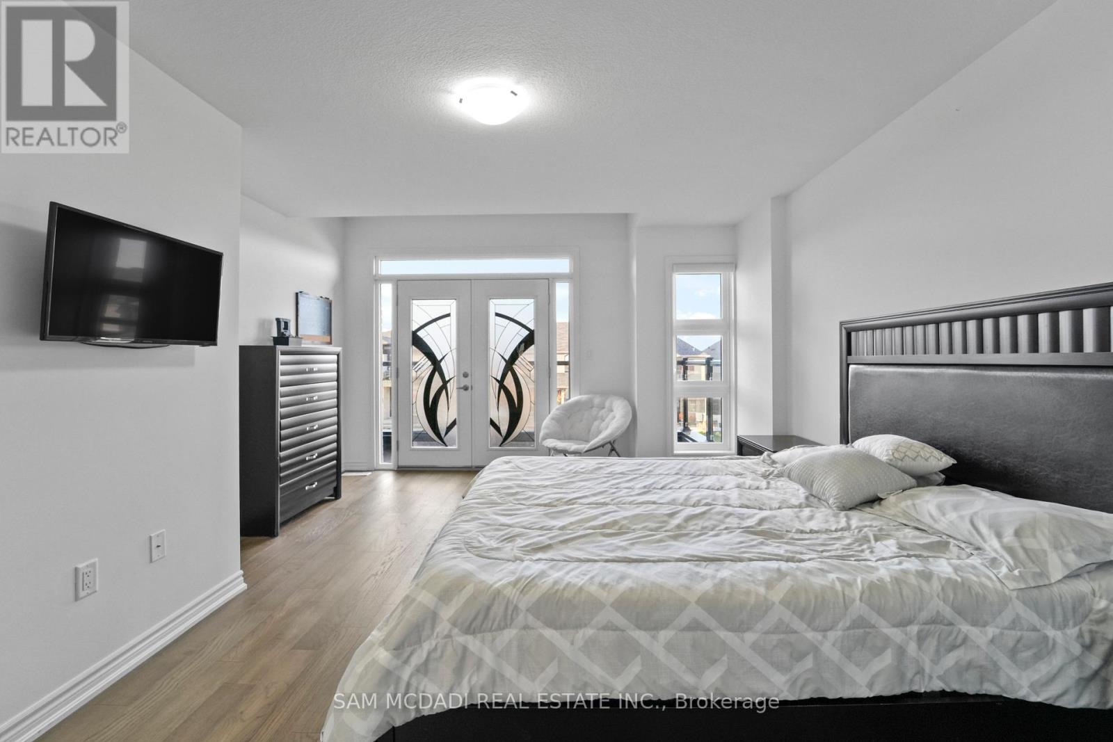 Upper - 4008 Highland Park Drive, Lincoln, ON - Indoor Photo Showing Bedroom