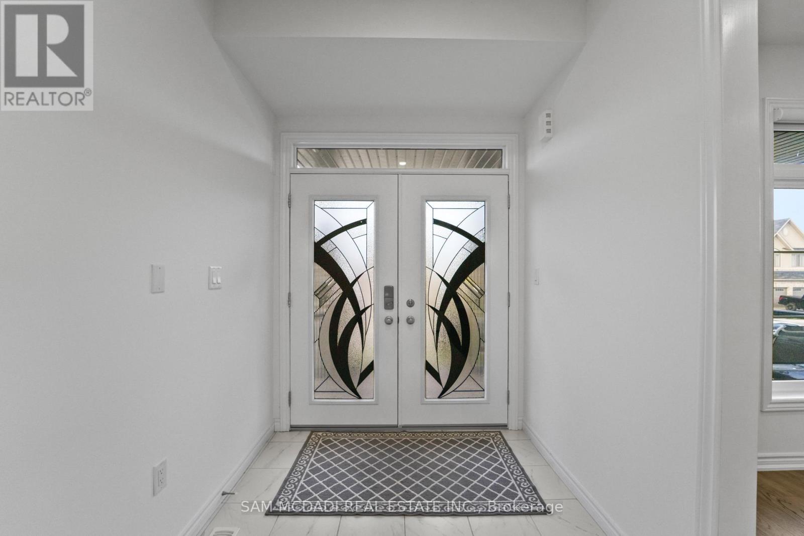 Upper - 4008 Highland Park Drive, Lincoln, ON - Indoor Photo Showing Other Room