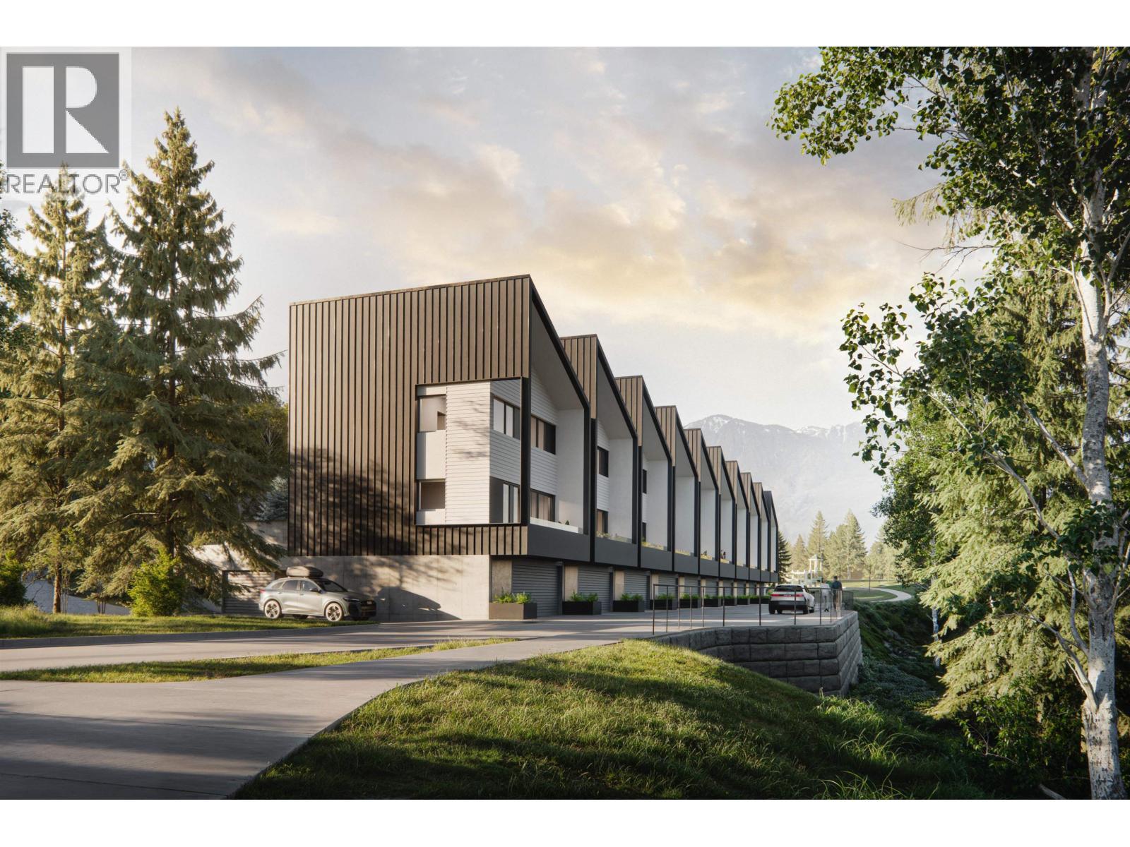 2 2900 University Boulevard, Squamish, BC - Outdoor