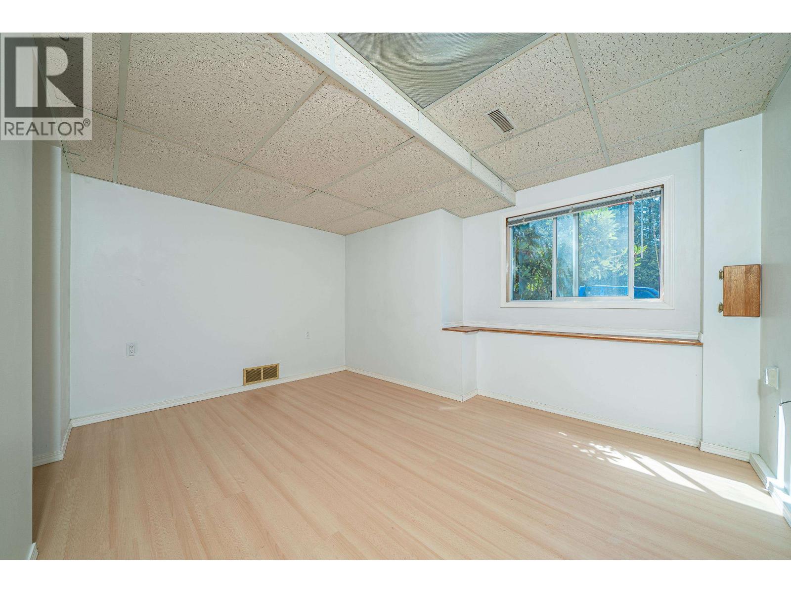 432 W 25Th Street, North Vancouver, BC - Indoor Photo Showing Other Room
