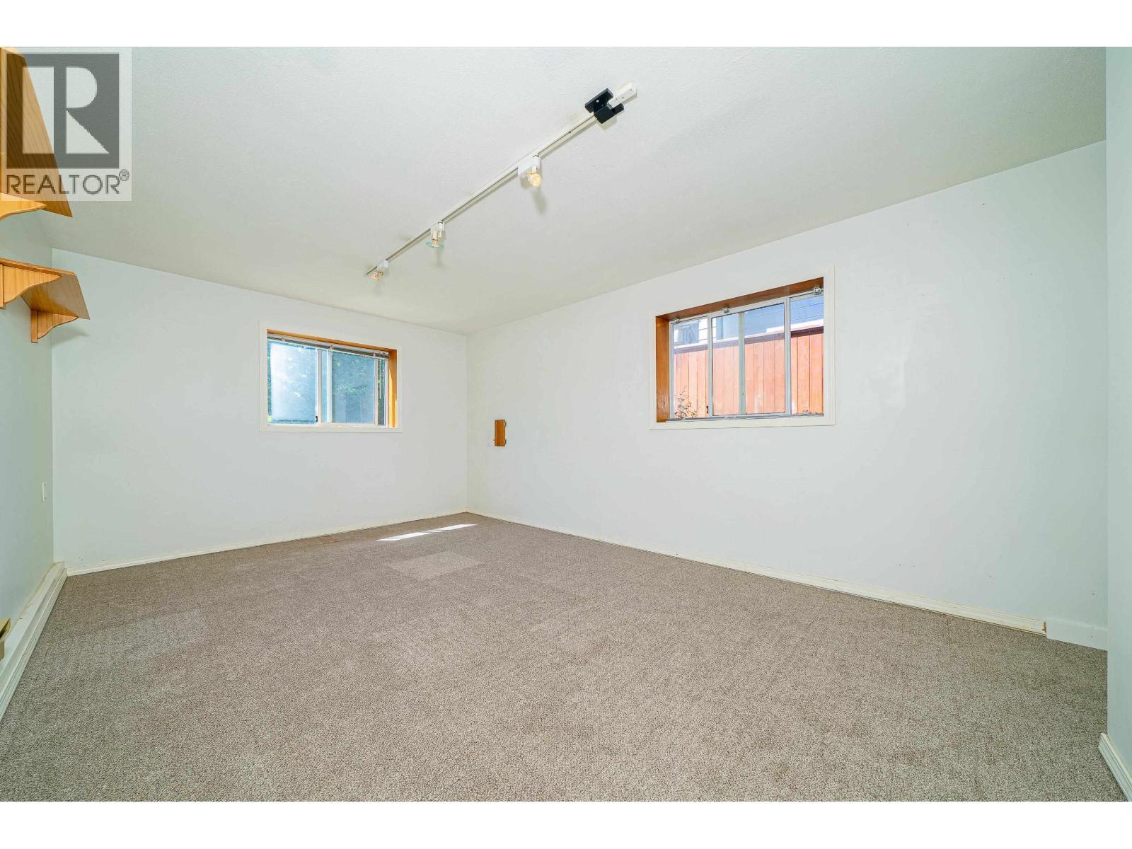 432 W 25Th Street, North Vancouver, BC - Indoor Photo Showing Other Room