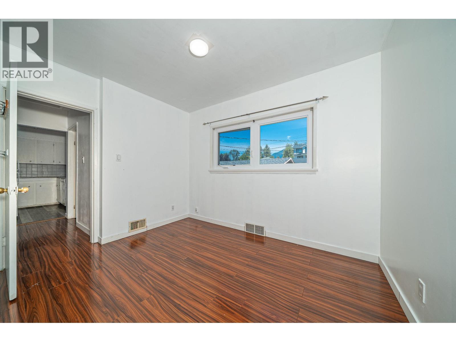 432 W 25Th Street, North Vancouver, BC - Indoor Photo Showing Other Room