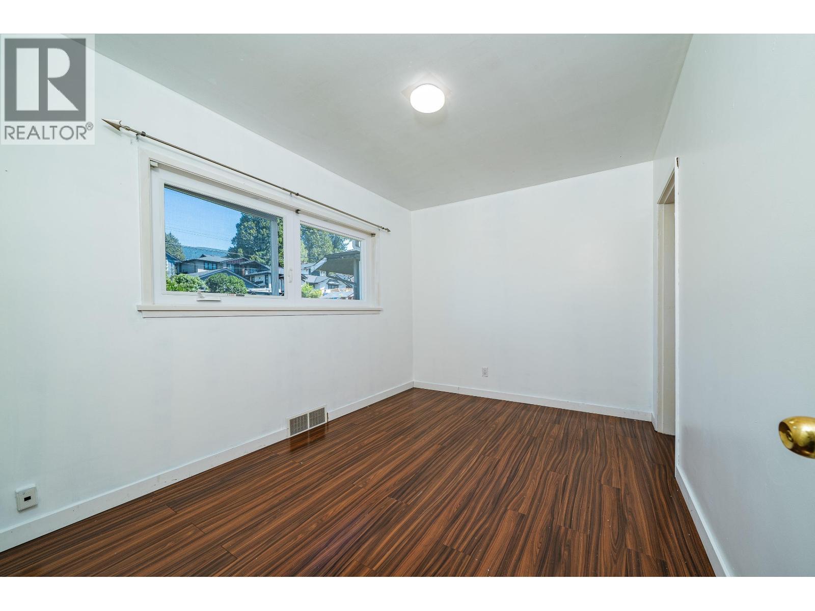 432 W 25Th Street, North Vancouver, BC - Indoor Photo Showing Other Room