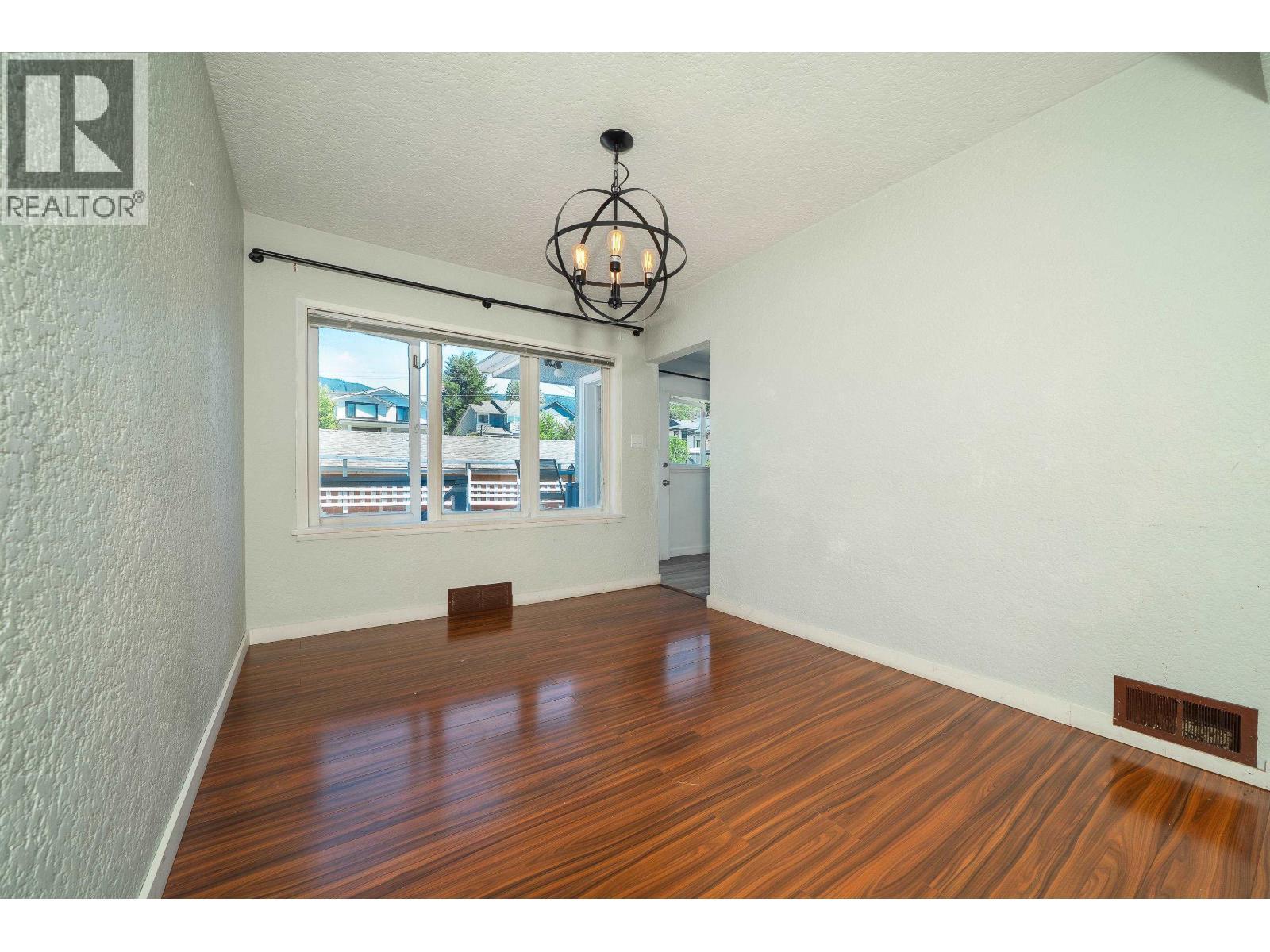 432 W 25Th Street, North Vancouver, BC - Indoor Photo Showing Other Room