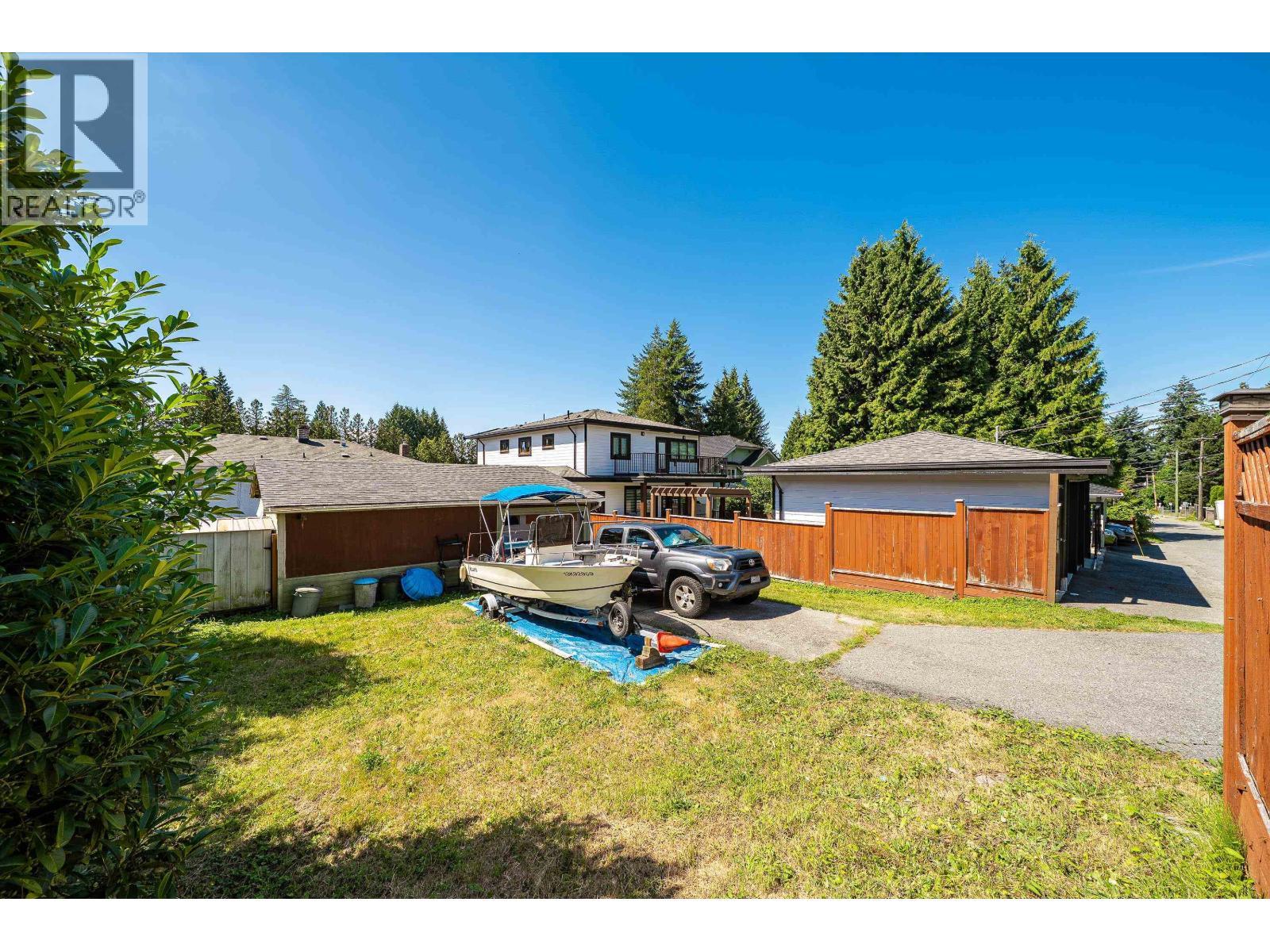 432 W 25Th Street, North Vancouver, BC - Outdoor