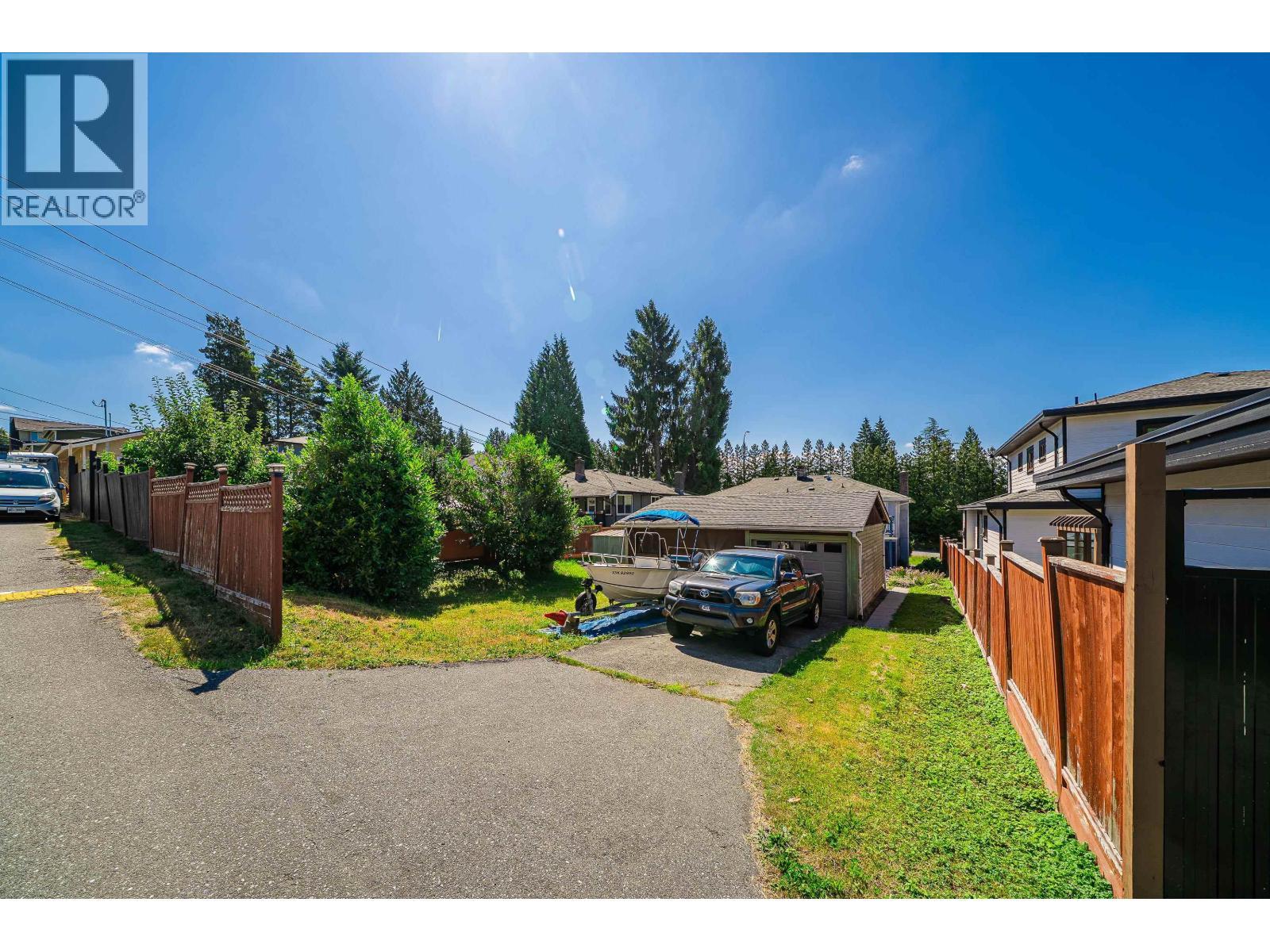 432 W 25Th Street, North Vancouver, BC - Outdoor
