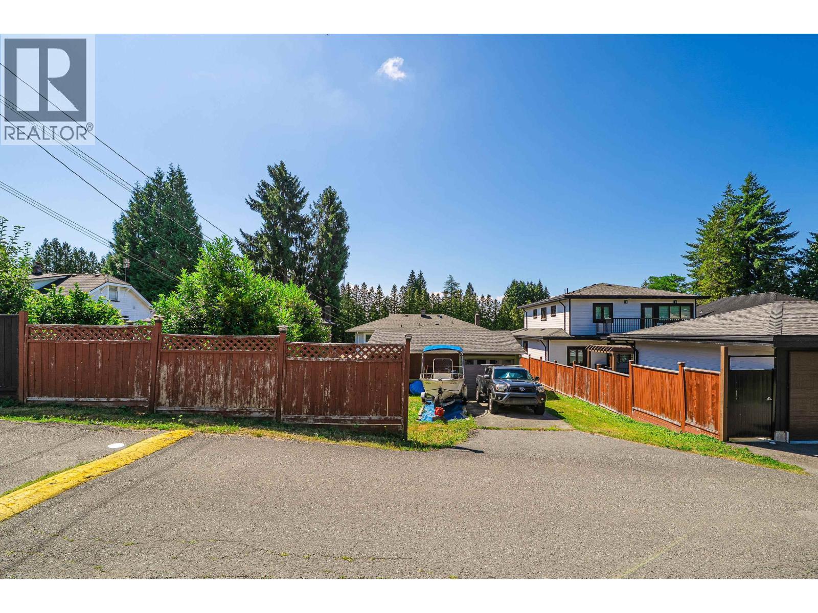 432 W 25Th Street, North Vancouver, BC - Outdoor