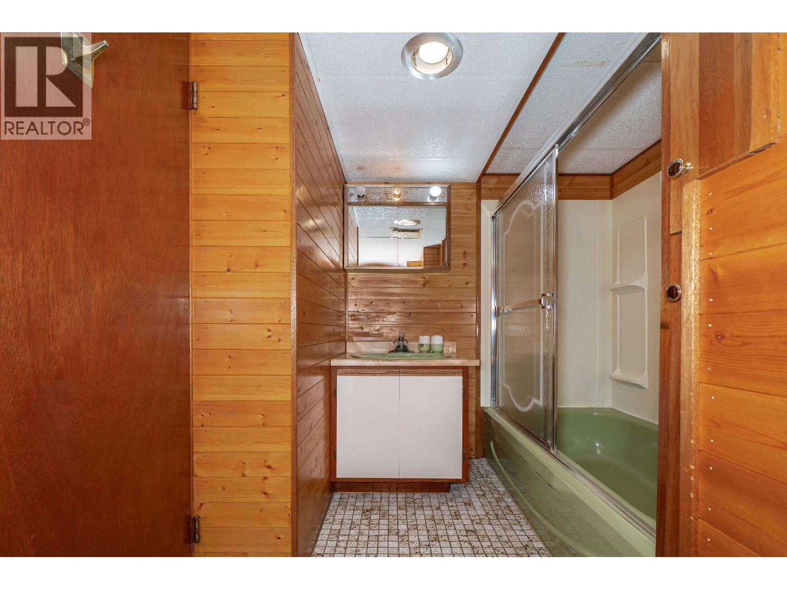 432 W 25Th Street, North Vancouver, BC - Indoor