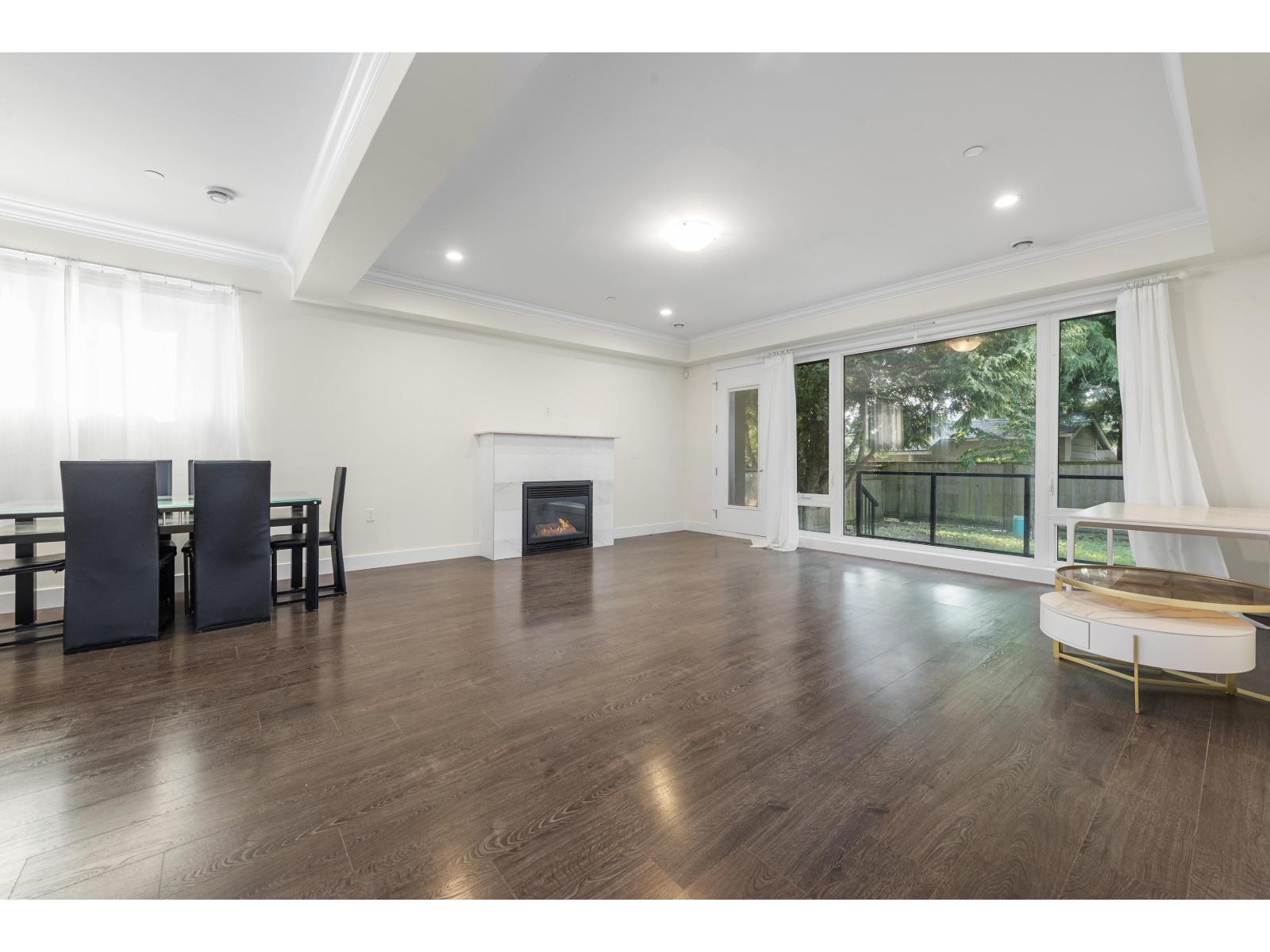 13766 North Bluff Road, White Rock, BC - Indoor Photo Showing Living Room