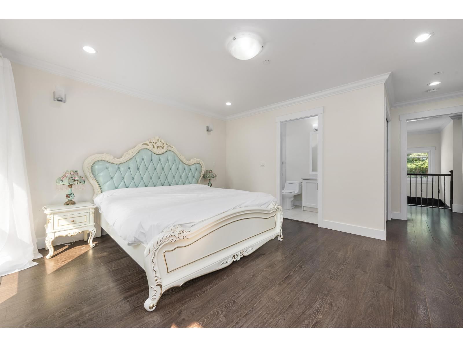 13766 North Bluff Road, White Rock, BC - Indoor Photo Showing Bedroom