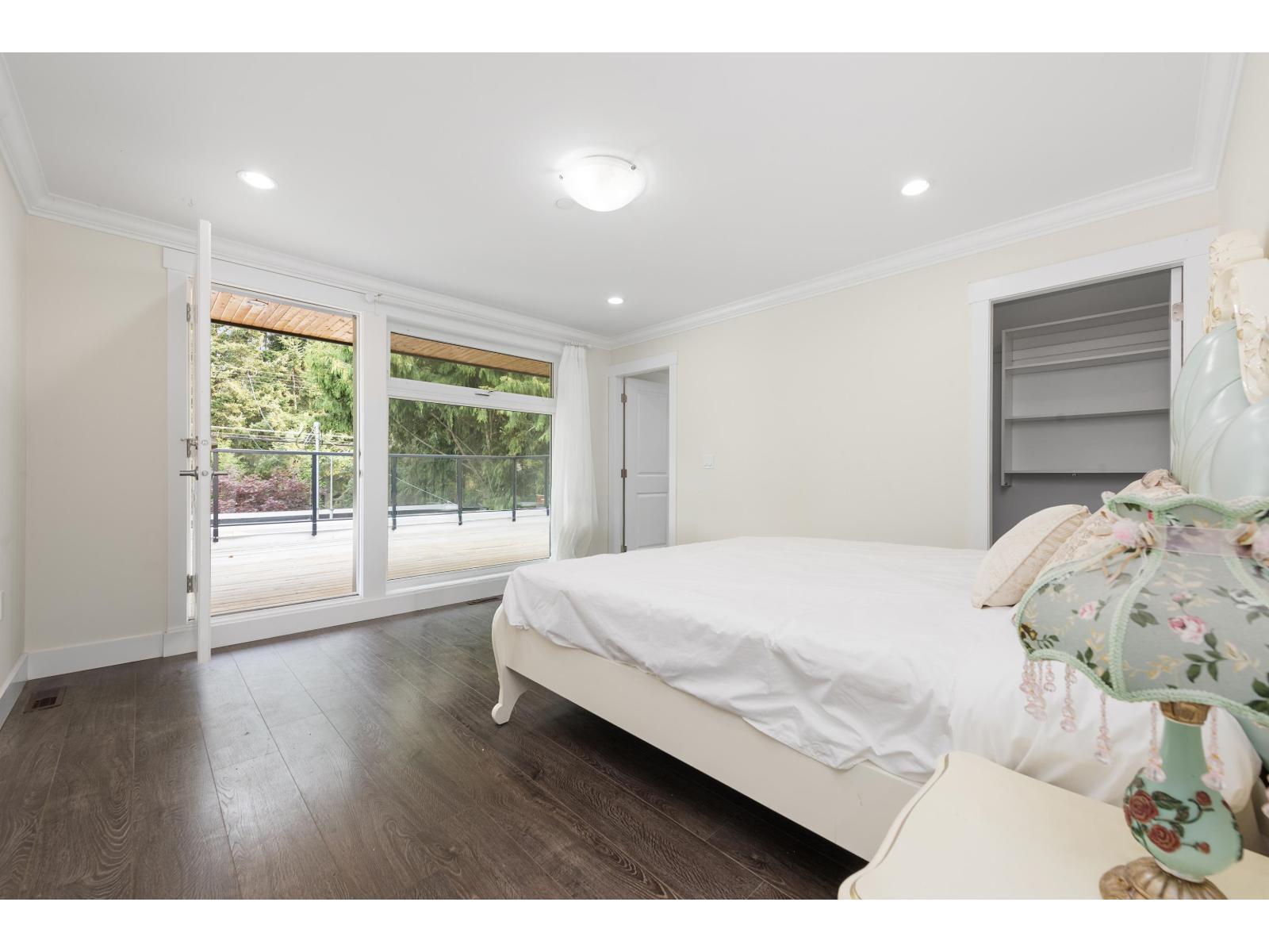 13766 North Bluff Road, White Rock, BC - Indoor Photo Showing Bedroom