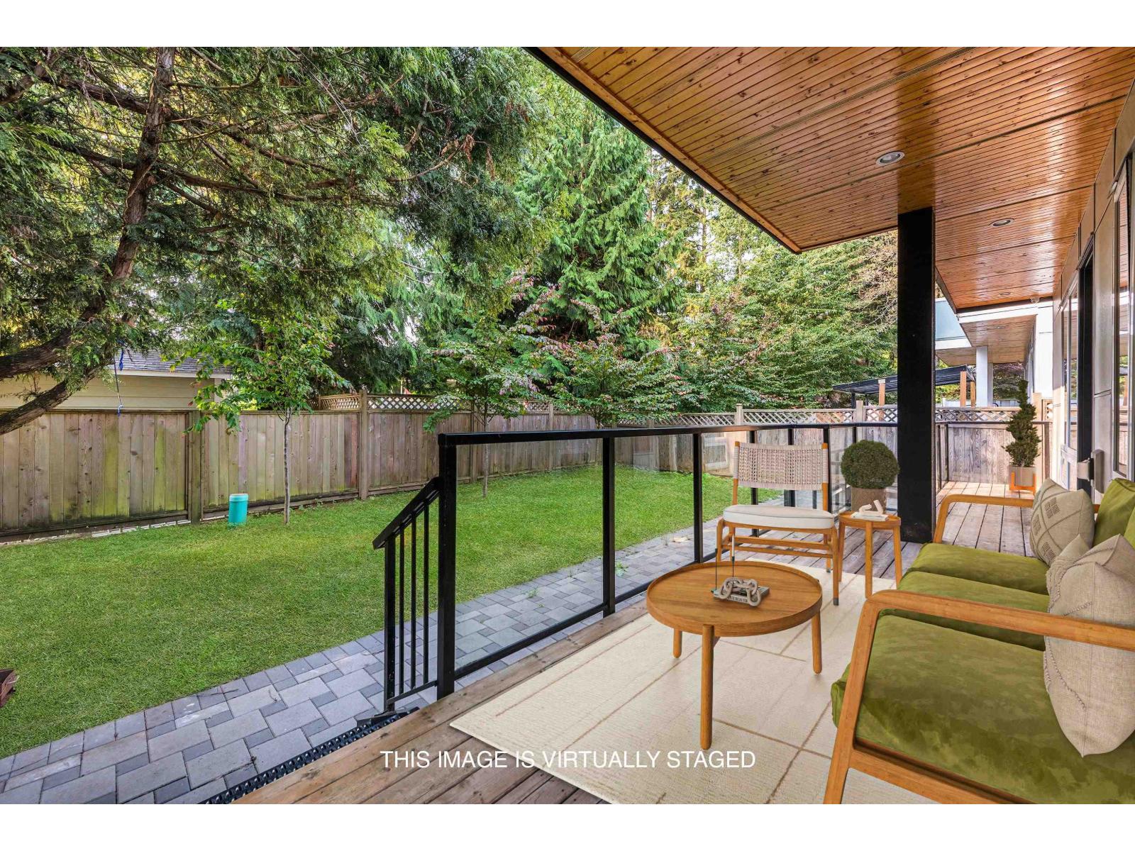 13766 North Bluff Road, White Rock, BC - Outdoor With Deck Patio Veranda With Backyard