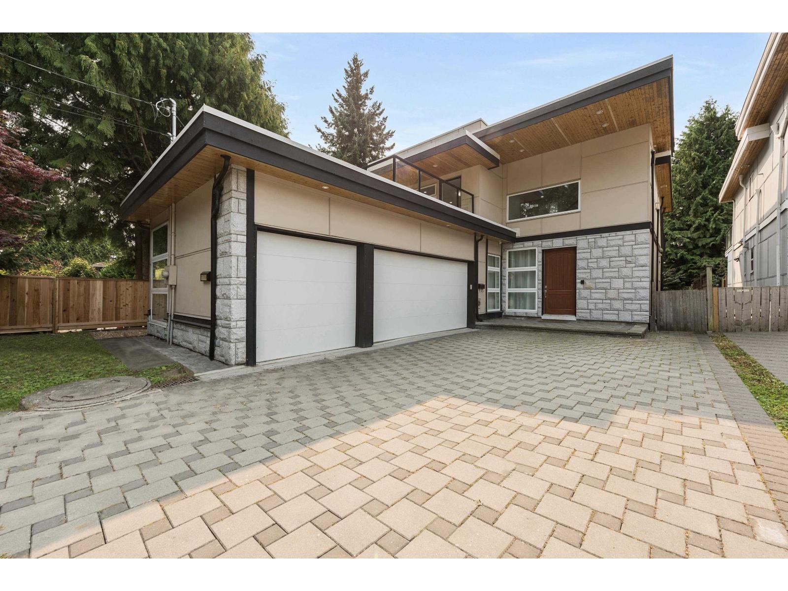13766 North Bluff Road, White Rock, BC - Outdoor With Exterior