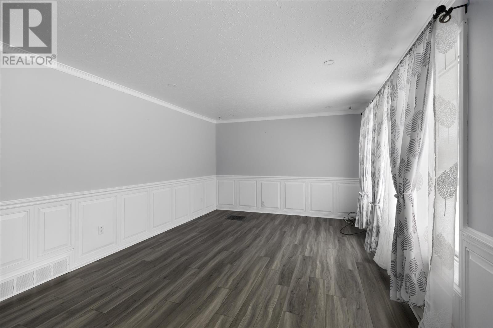 263 Second Lin E, Sault Ste. Marie, ON - Indoor Photo Showing Other Room