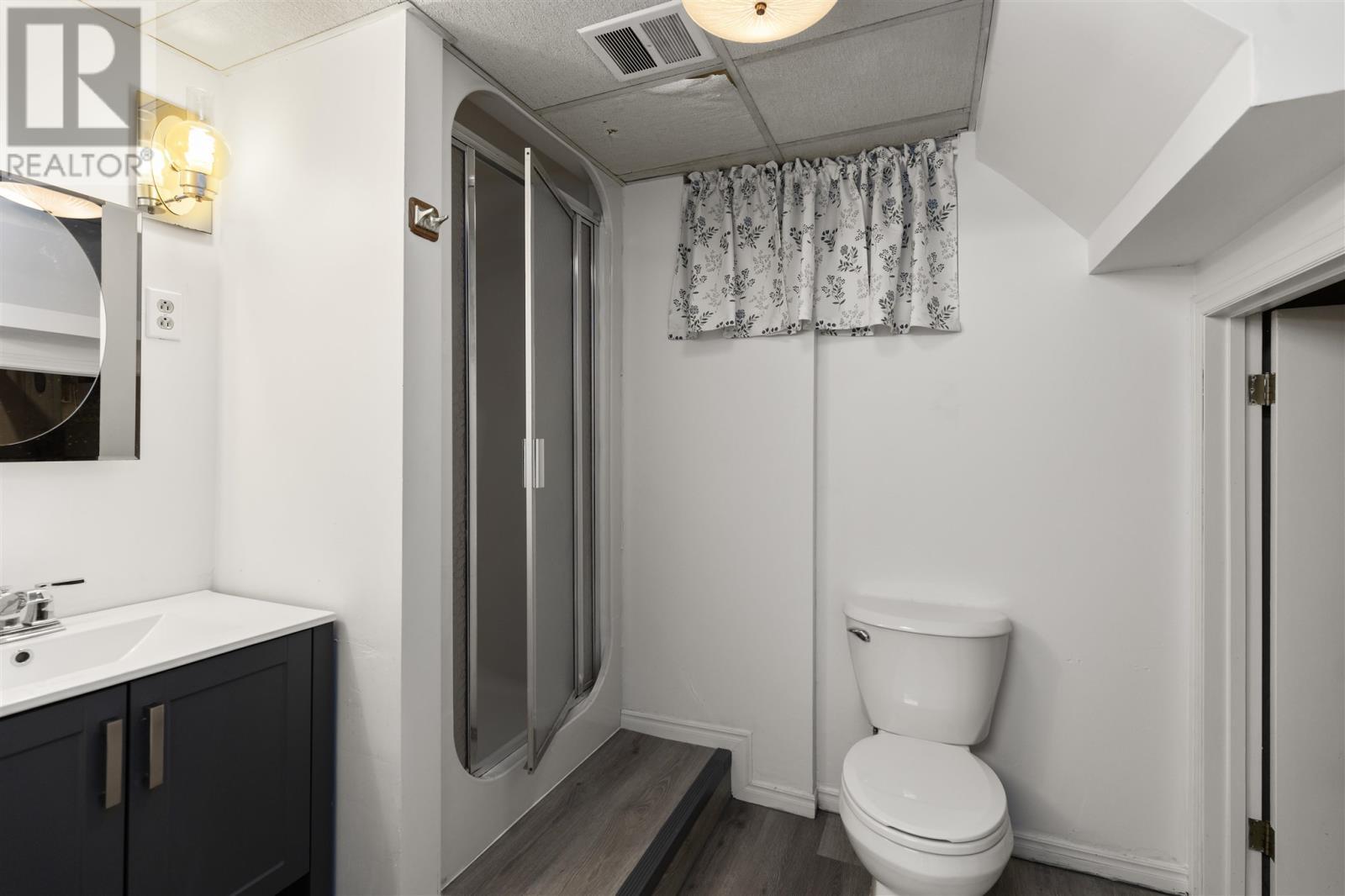 263 Second Lin E, Sault Ste. Marie, ON - Indoor Photo Showing Bathroom
