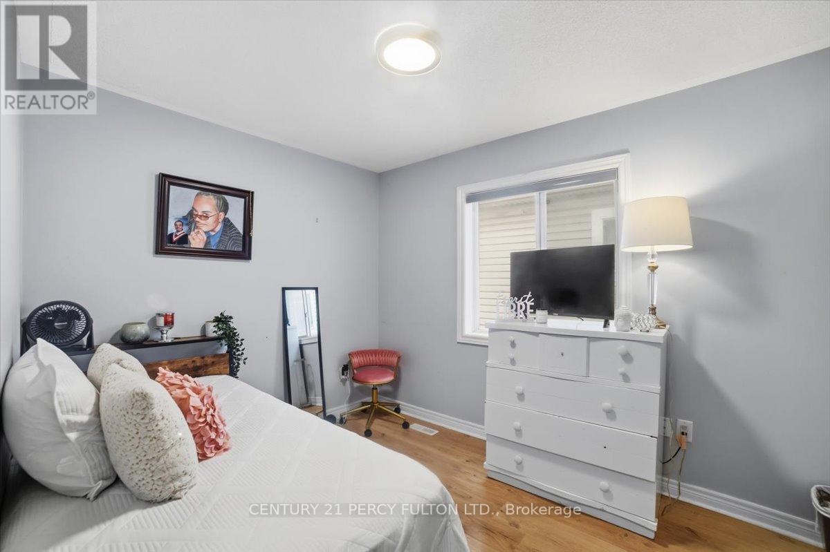 67 Kenilworth Crescent, Whitby, ON - Indoor Photo Showing Bedroom