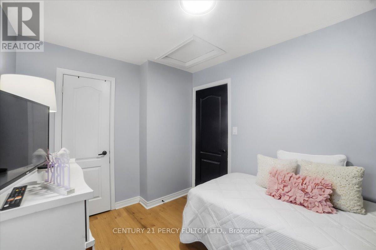 67 Kenilworth Crescent, Whitby, ON - Indoor Photo Showing Bedroom