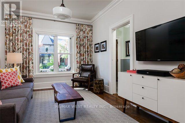 47 O'Hara Avenue, Toronto, ON - Indoor Photo Showing Living Room