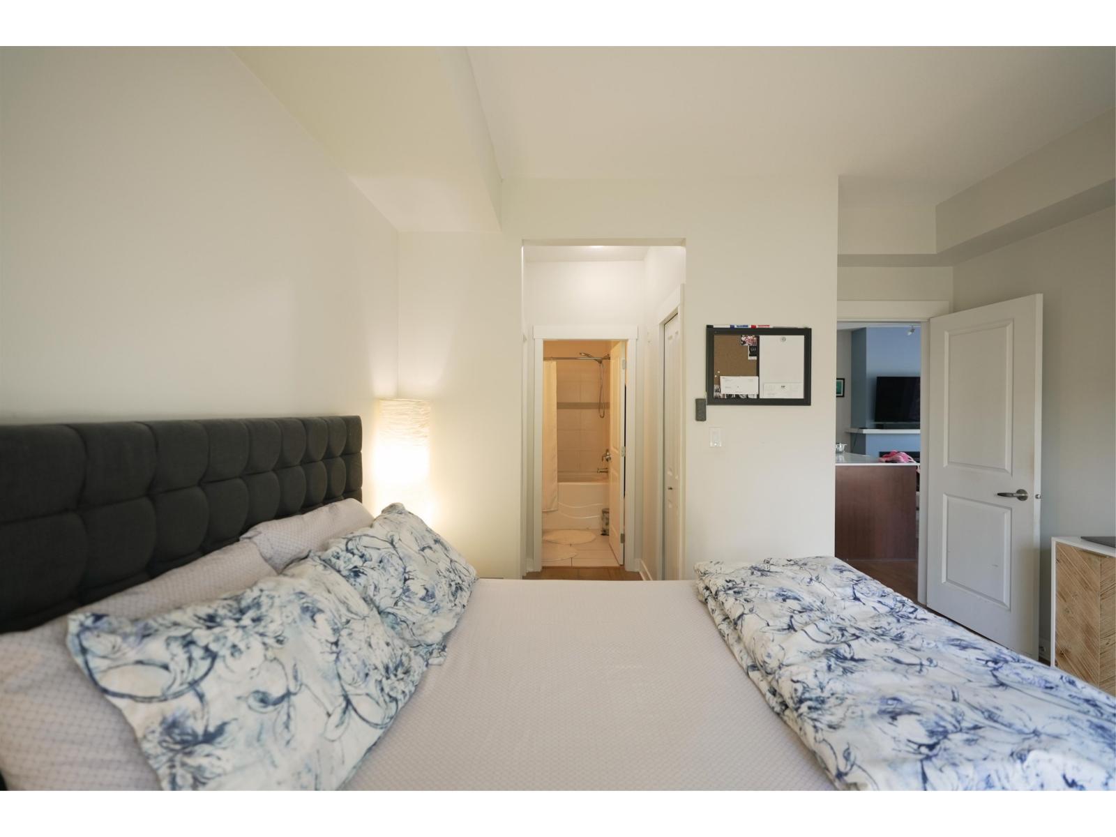 204 13339 102A Avenue, Surrey, BC - Indoor Photo Showing Bedroom