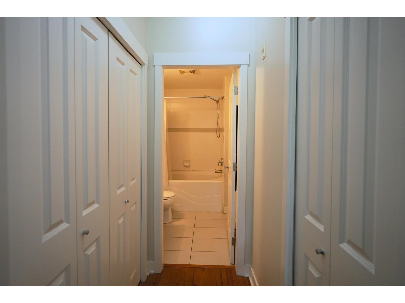 204 13339 102A Avenue, Surrey, BC - Indoor Photo Showing Other Room