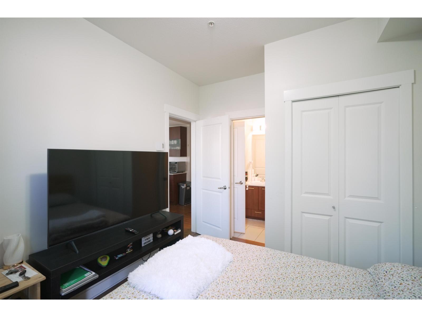 204 13339 102A Avenue, Surrey, BC - Indoor Photo Showing Bedroom