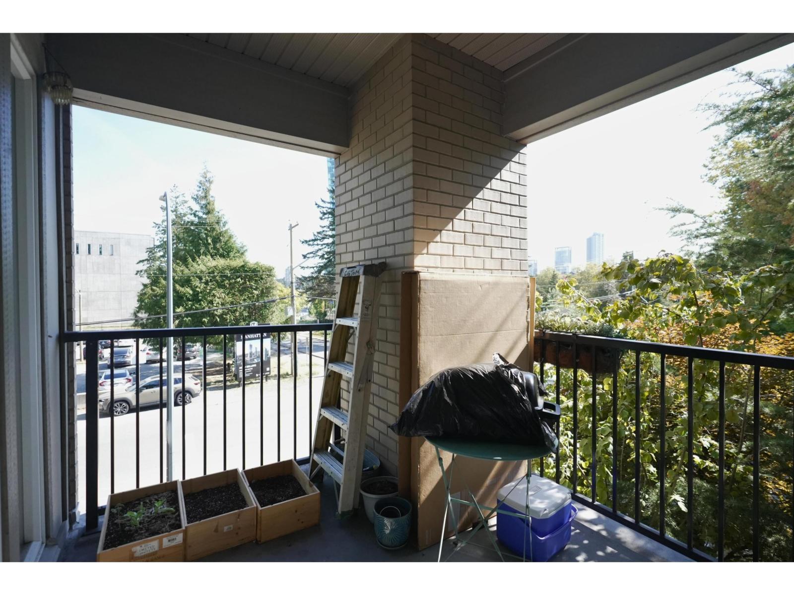 204 13339 102A Avenue, Surrey, BC - Outdoor With Exterior
