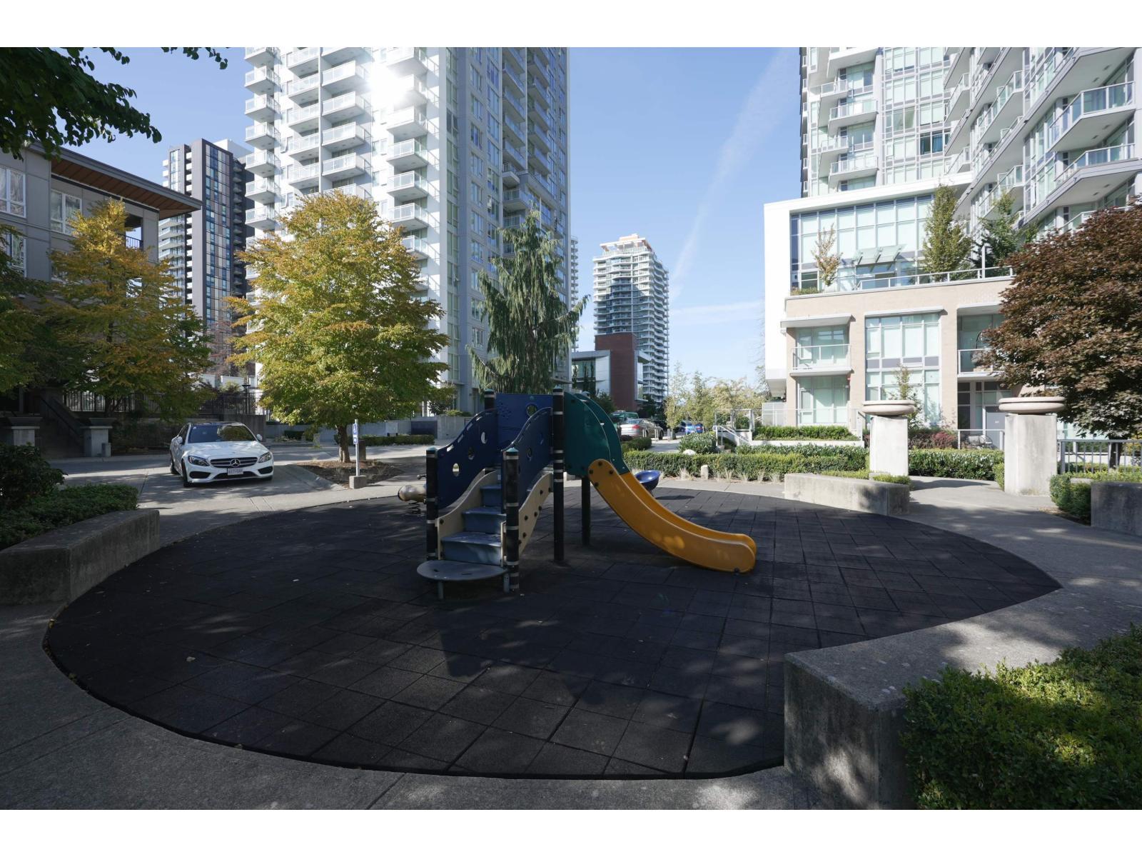 204 13339 102A Avenue, Surrey, BC - Outdoor With Facade