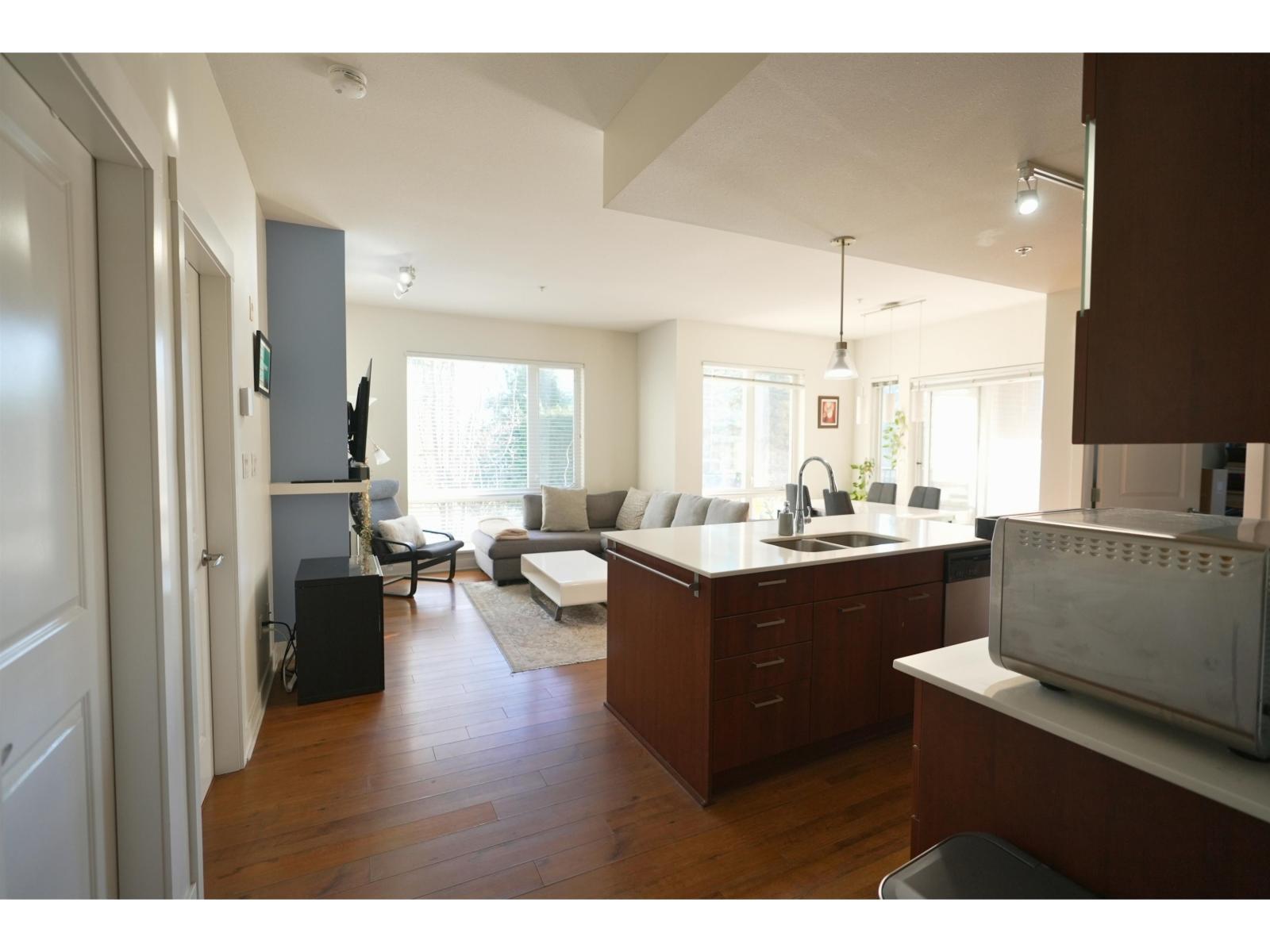 204 13339 102A Avenue, Surrey, BC - Indoor Photo Showing Kitchen With Double Sink