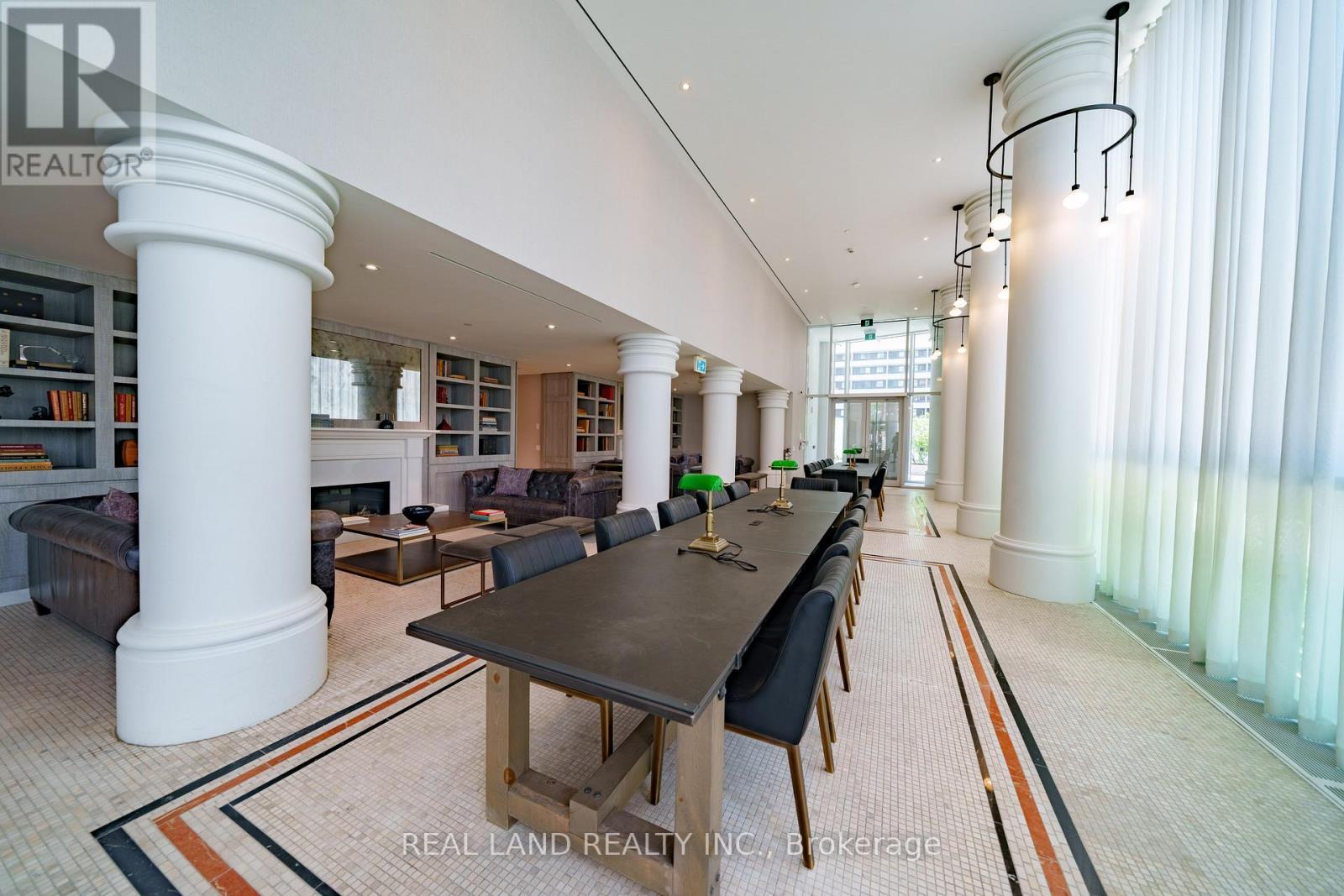 814 - 33 Helendale Avenue, Toronto, ON - Indoor Photo Showing Other Room