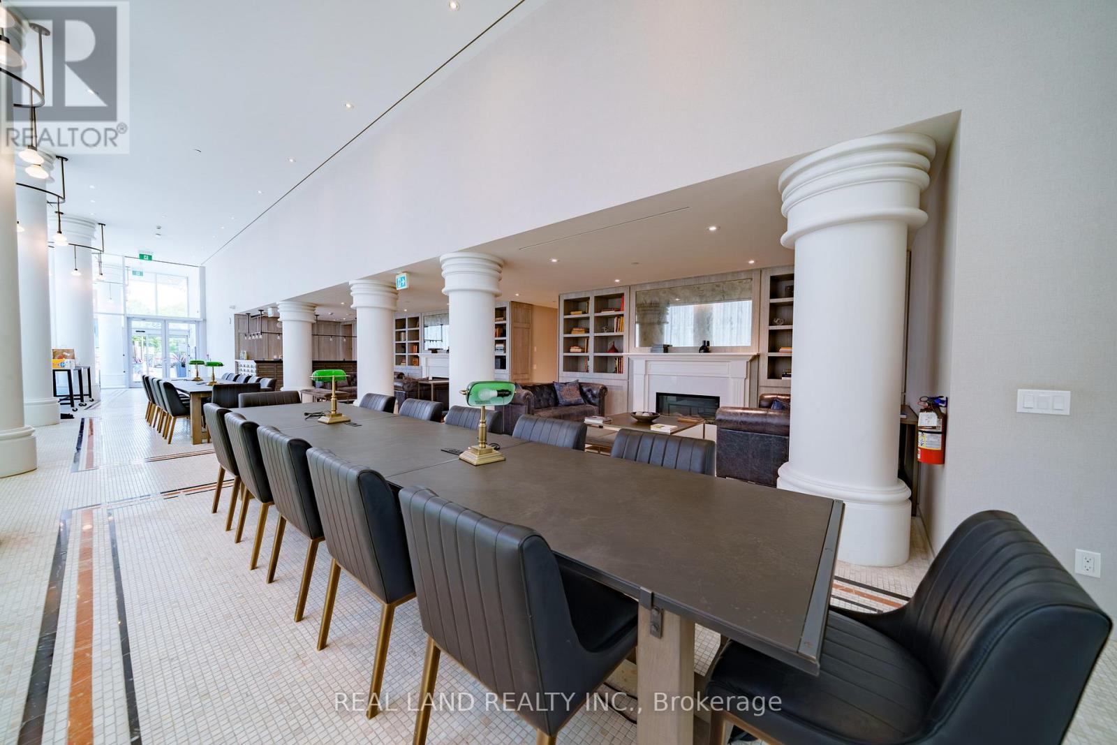 814 - 33 Helendale Avenue, Toronto, ON - Indoor Photo Showing Dining Room