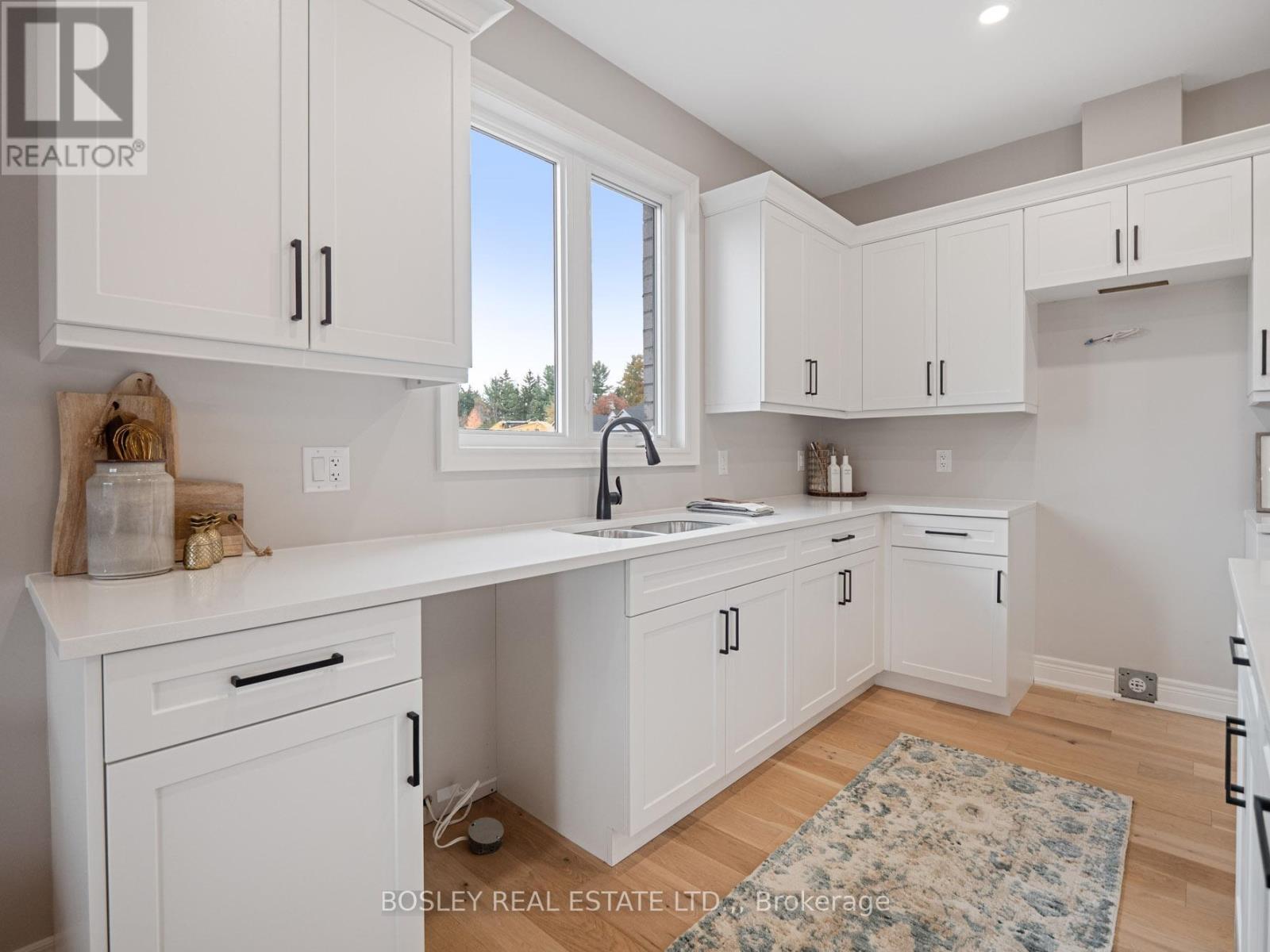 503 Royal Ridge Drive, Fort Erie (Ridgeway), ON - Indoor Photo Showing Kitchen