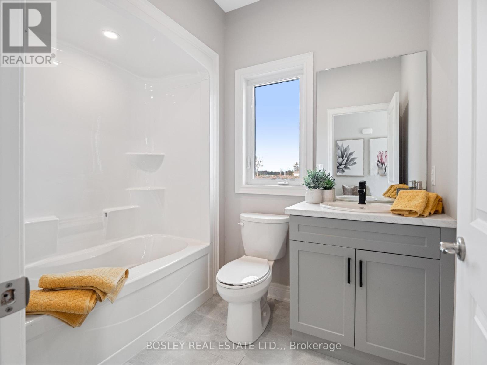503 Royal Ridge Drive, Fort Erie (Ridgeway), ON - Indoor Photo Showing Bathroom