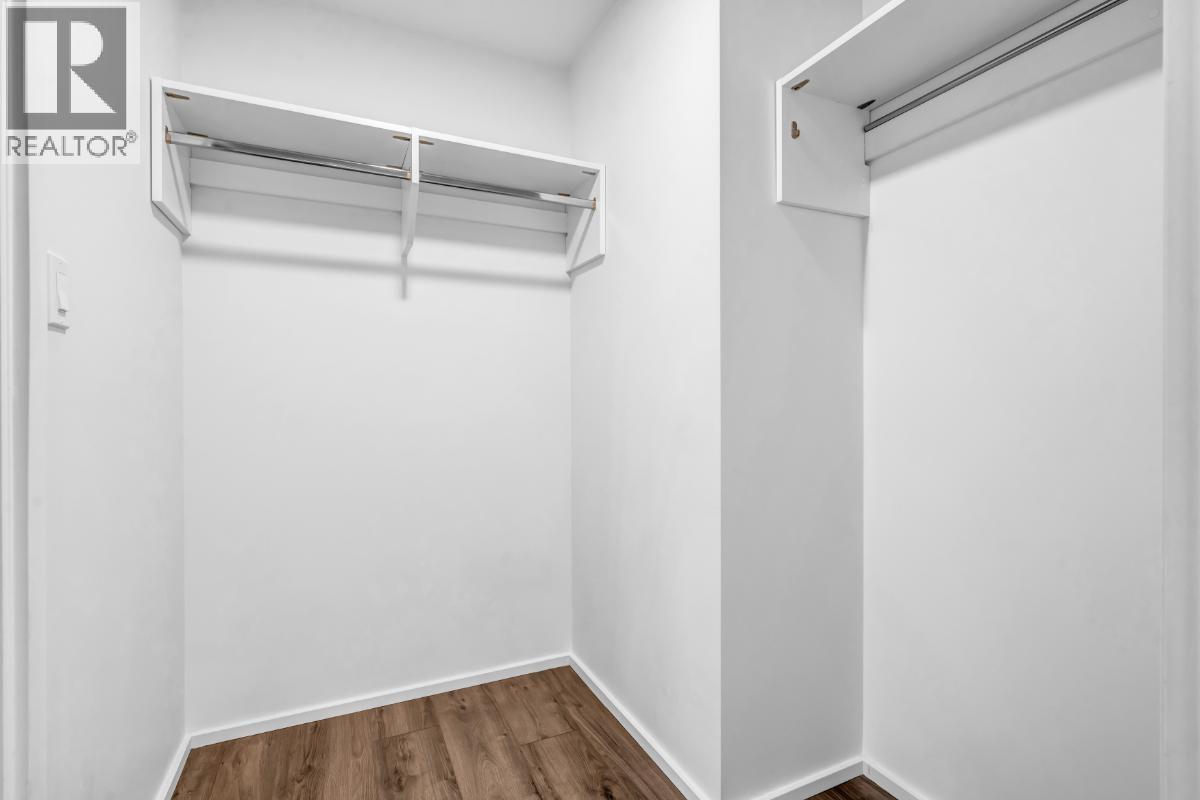 4407 3809 Evergreen Place, Burnaby, BC - Indoor With Storage