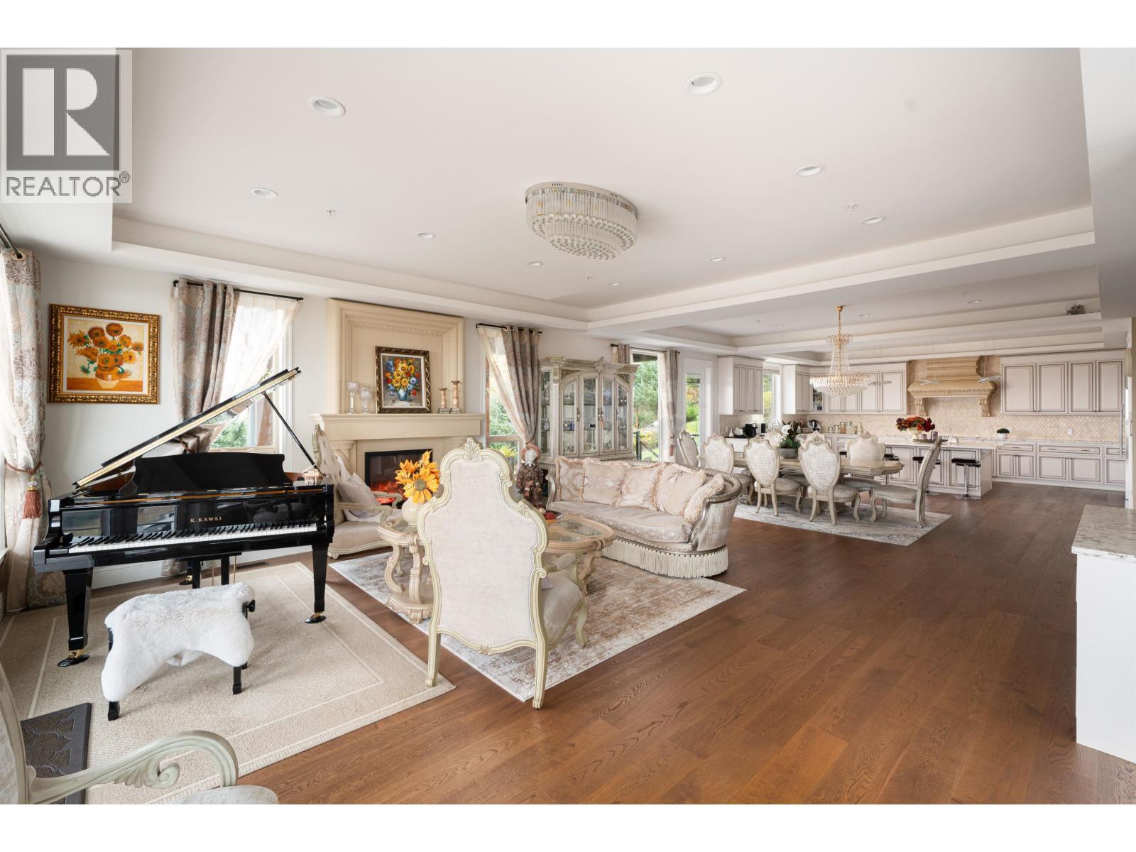 11000 Carmichael Street, Maple Ridge, BC - Indoor