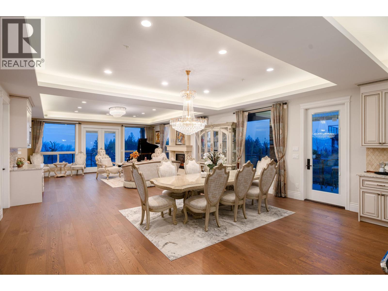 11000 Carmichael Street, Maple Ridge, BC - Indoor Photo Showing Dining Room