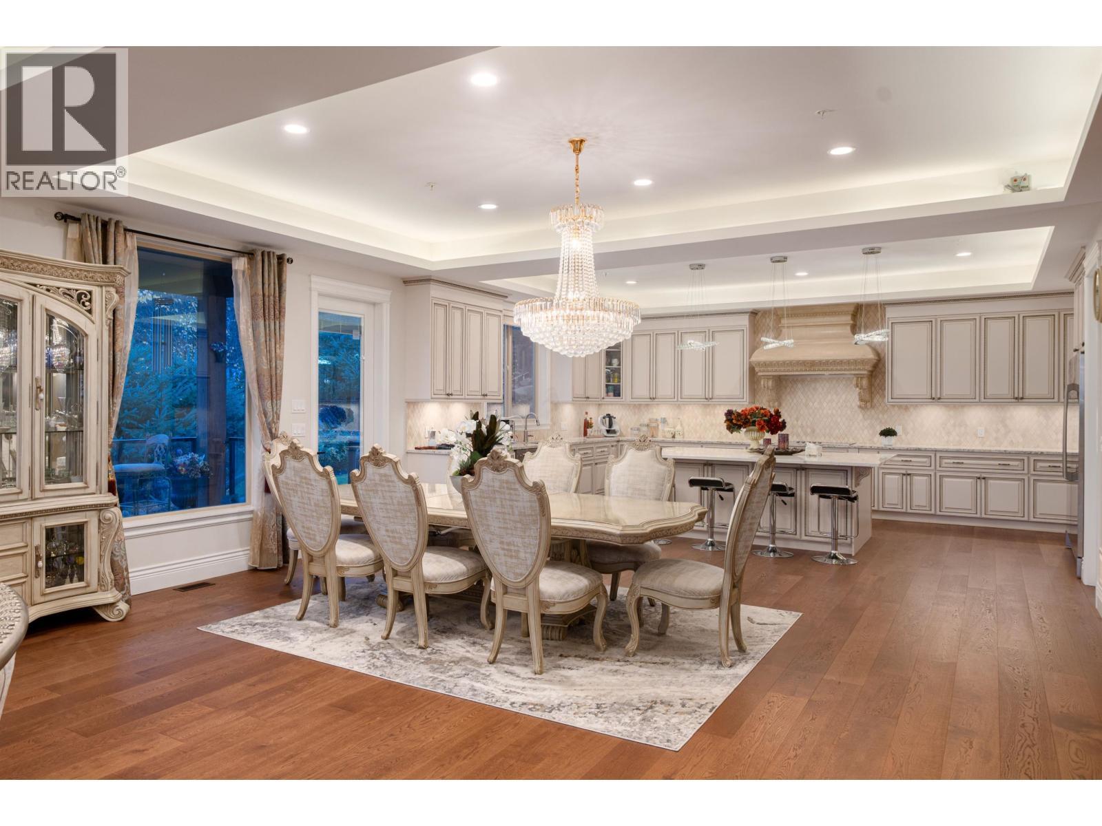 11000 Carmichael Street, Maple Ridge, BC - Indoor Photo Showing Dining Room