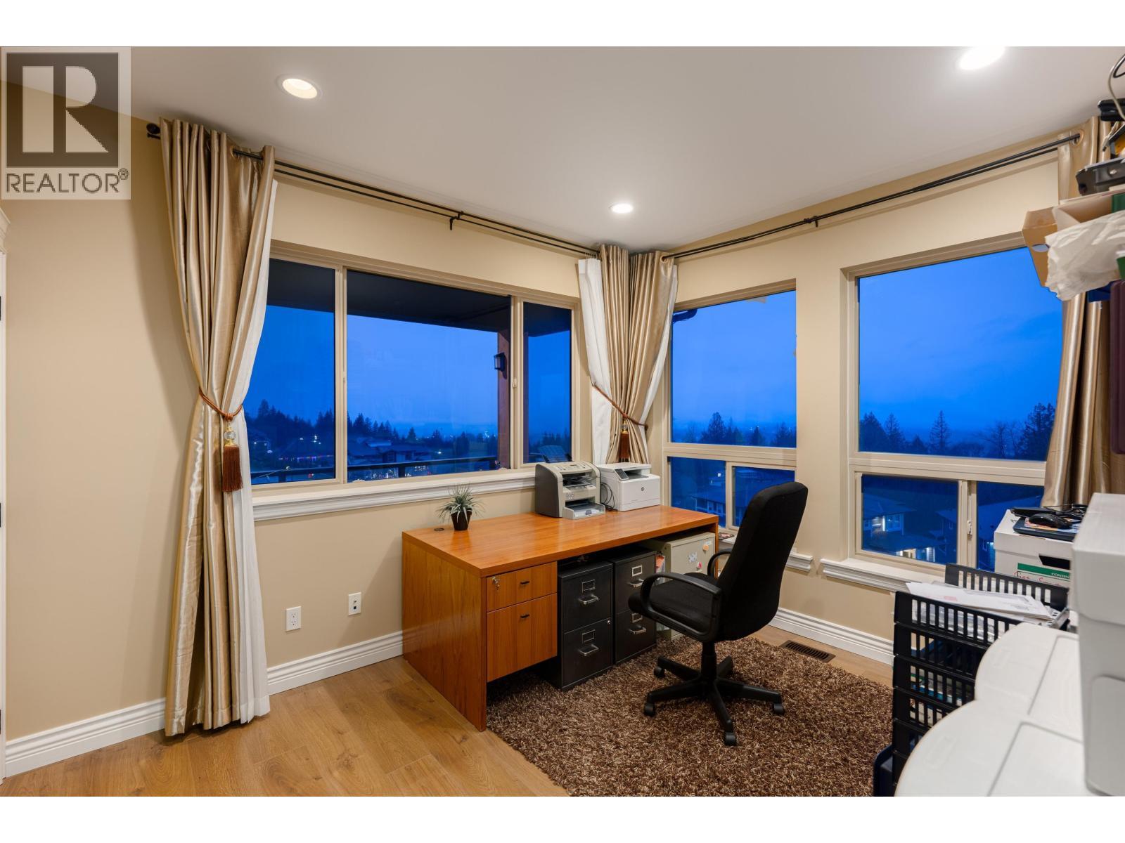 11000 Carmichael Street, Maple Ridge, BC - Indoor Photo Showing Office