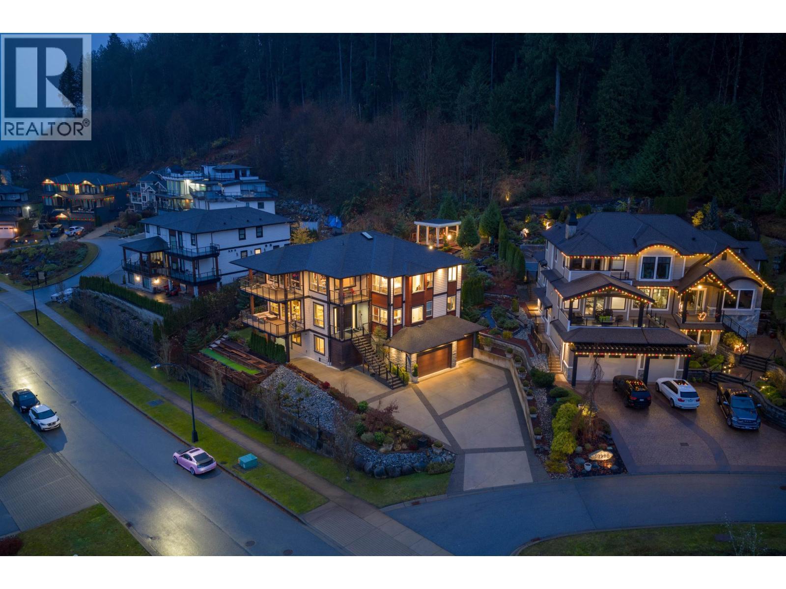 11000 Carmichael Street, Maple Ridge, BC - Outdoor