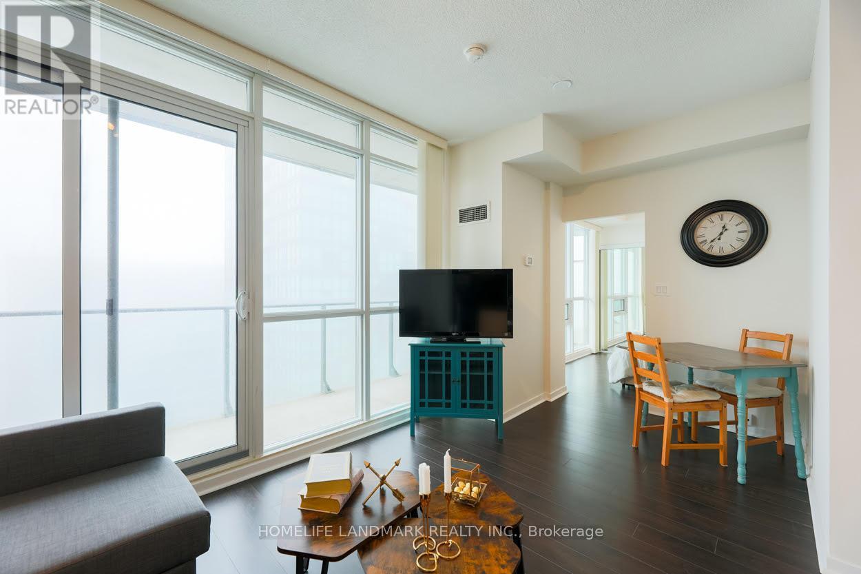 4003 - 55 Bremner Boulevard, Toronto, ON - Indoor Photo Showing Living Room