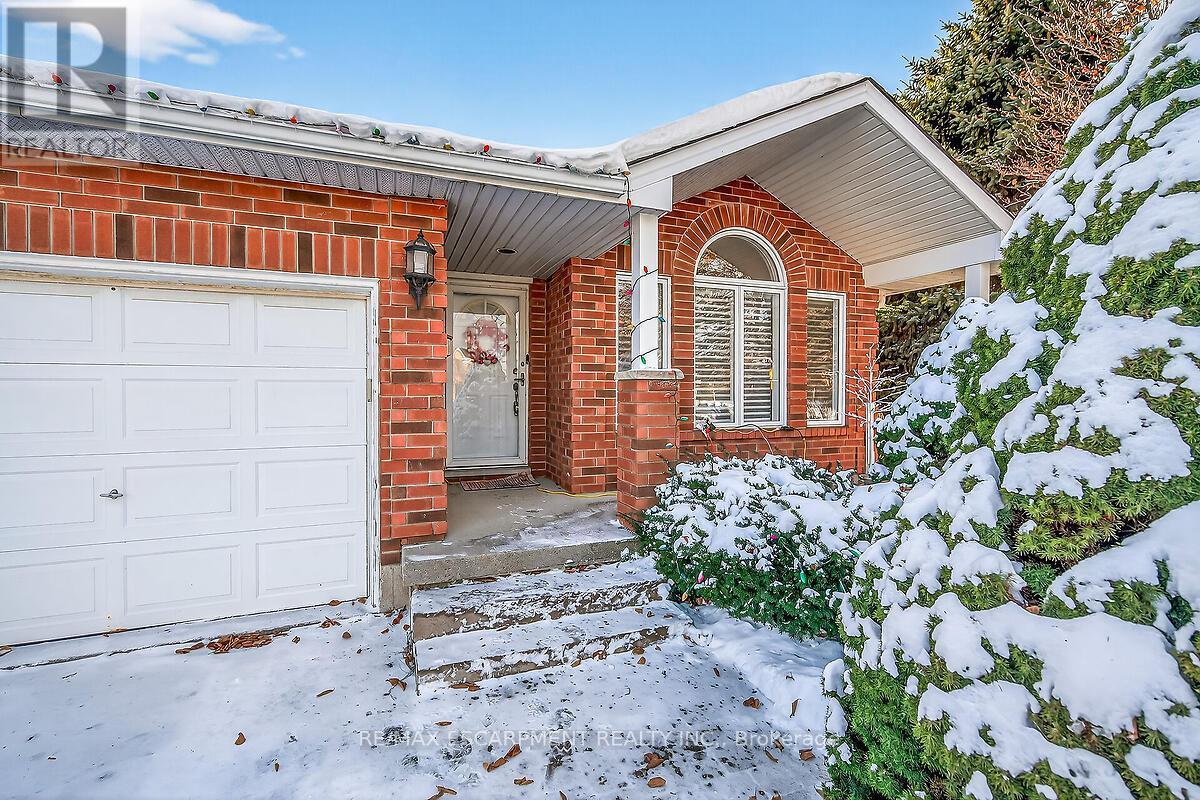 218 Portage Lane, Hamilton, ON - Outdoor