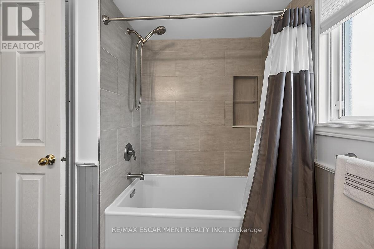 218 Portage Lane, Hamilton, ON - Indoor